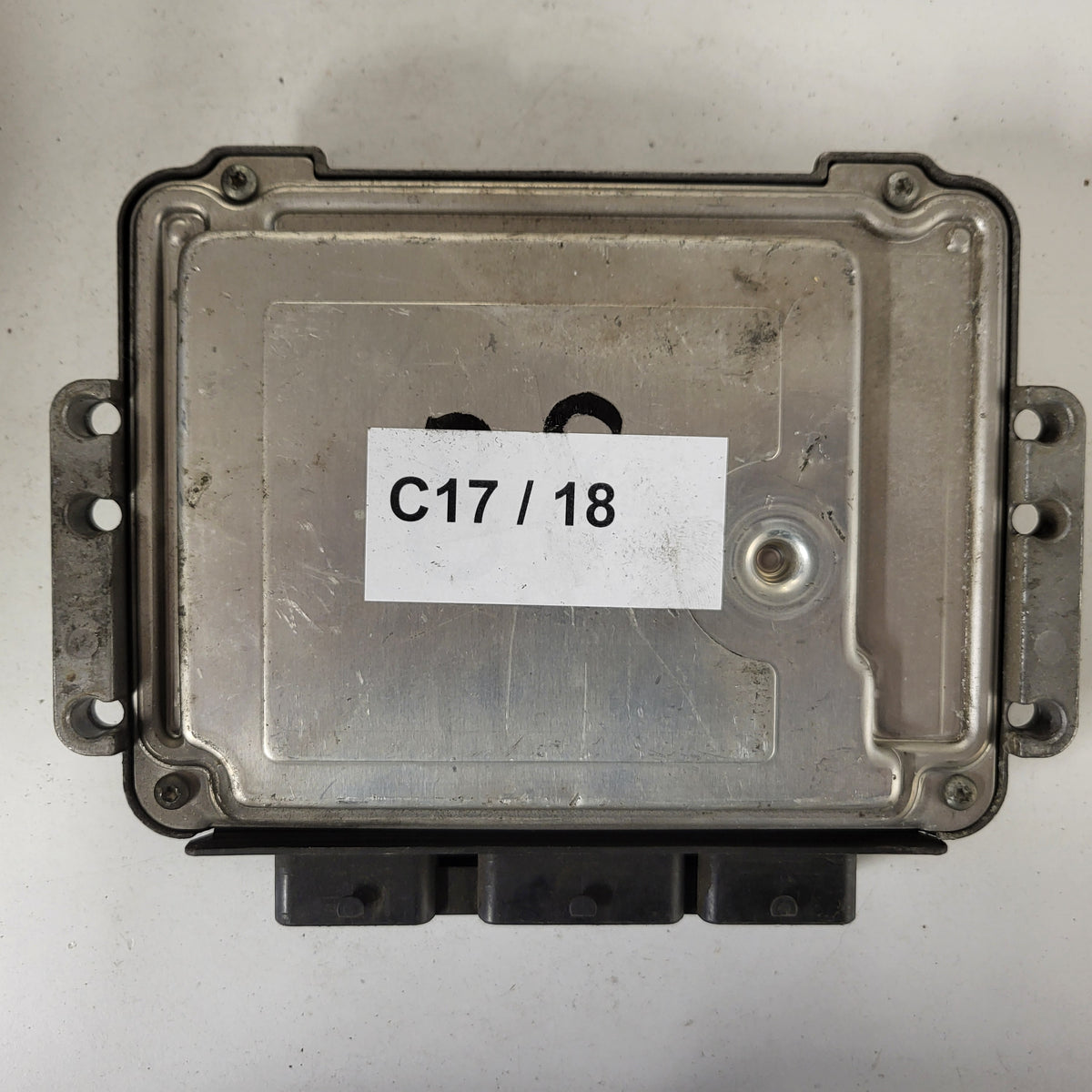 Renault ECU / 0281011549 / 8200310863 / 8200370779 / BOSCH - C17-18 - 3