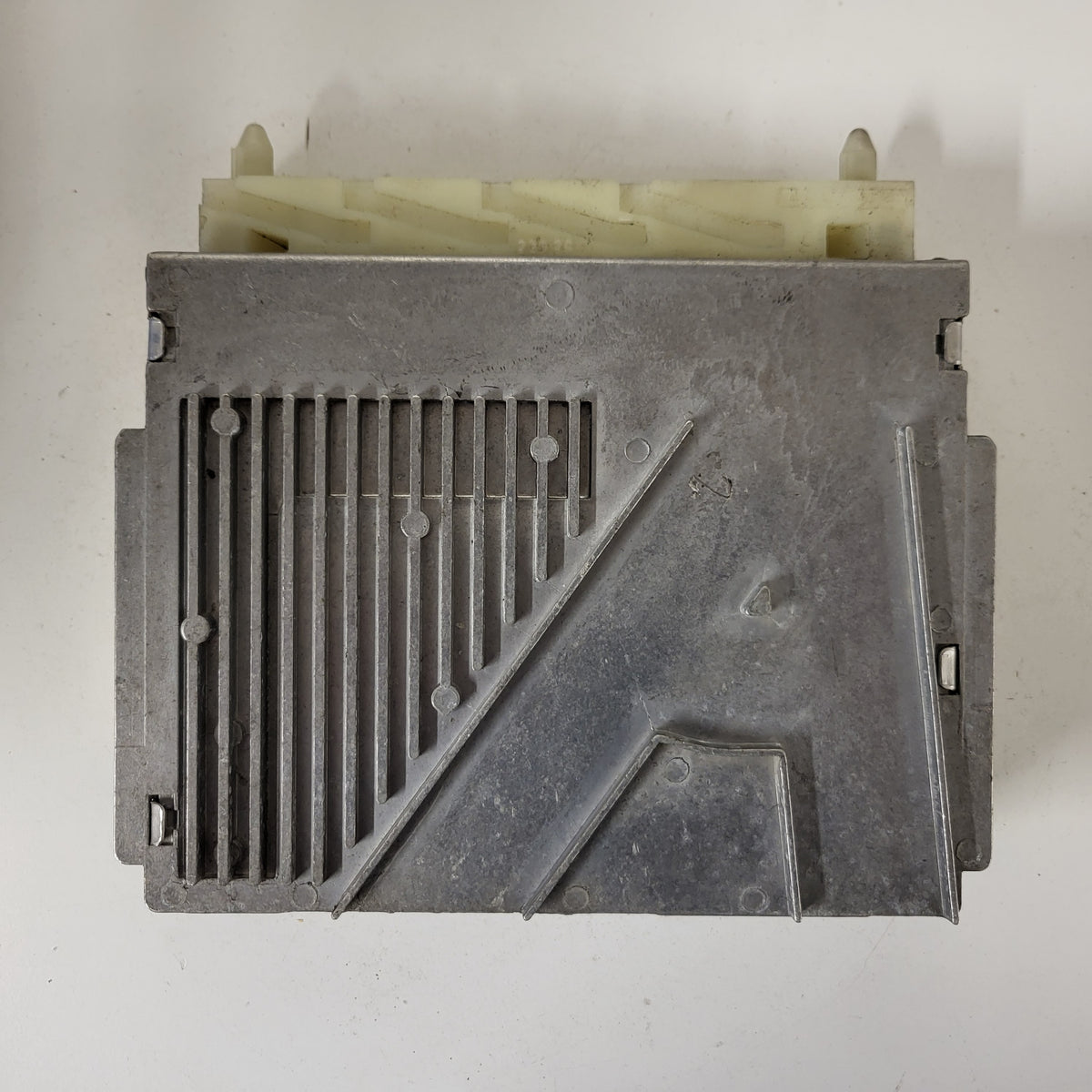 Volvo S60 V70 XC70 S80 ECU / P09480761 / 1T0505A00 / T02060554 / TEMIC - C18-03 - 3