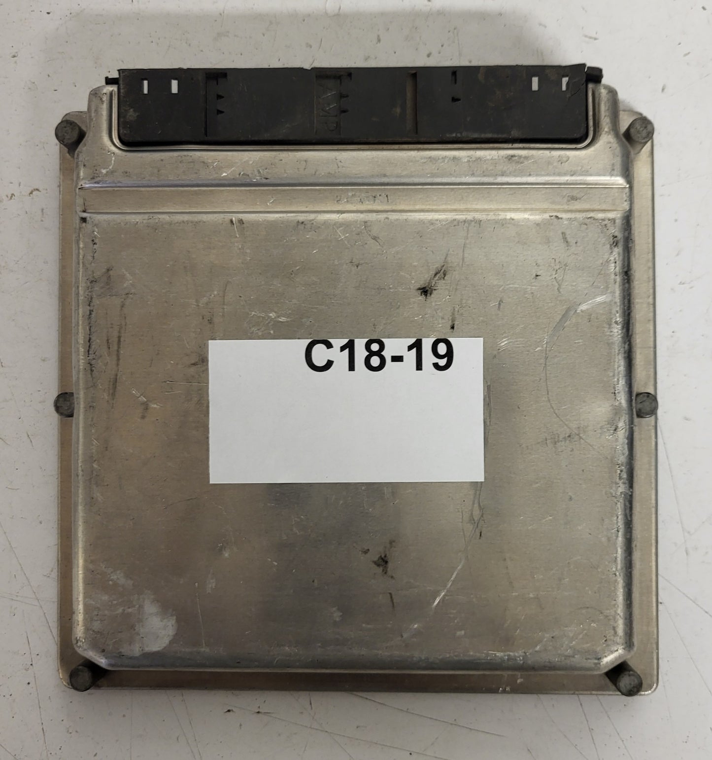 MERCEDES BENZ W210 ECU / A6121534079 / 0281010855 / CR2.14 / 2.7 / BOSCH