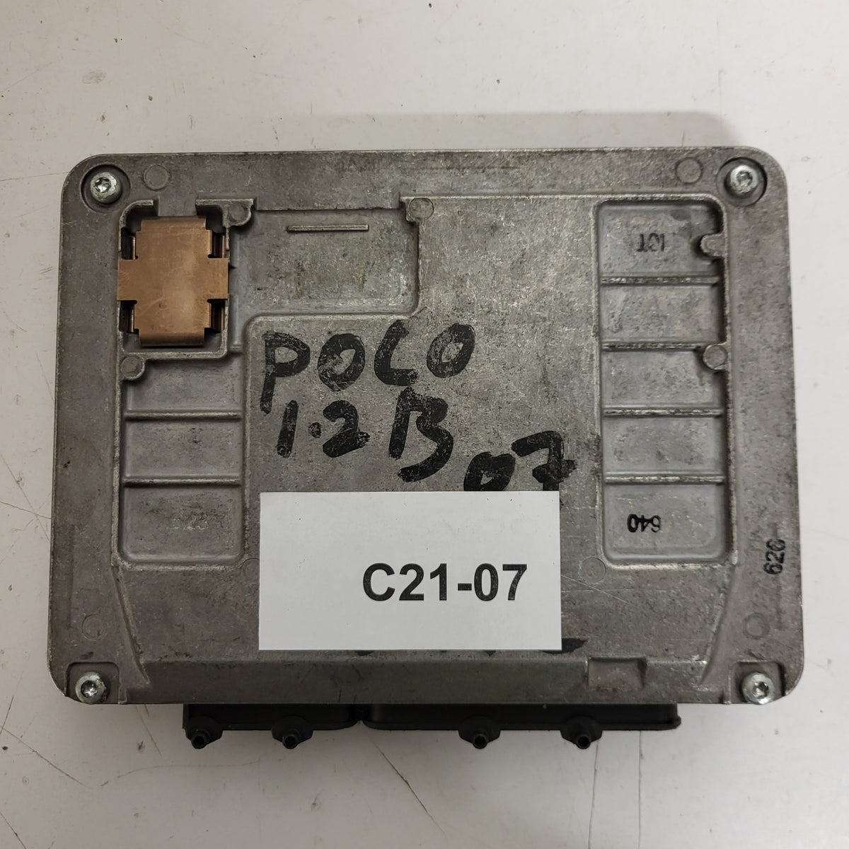 VW ECU / 03D906023 / 5WP40414 04 / SIMOS 9.1 / SIEMENS - C21-07 - 3