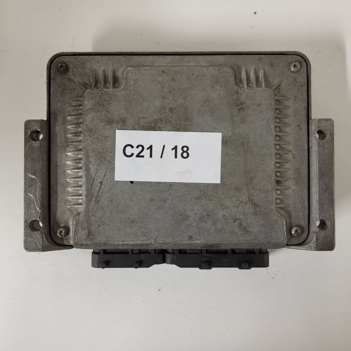ALFA ROMEO 147 ECU / 0281011488 / 55198492 / BOSCH - C21-18 - 3