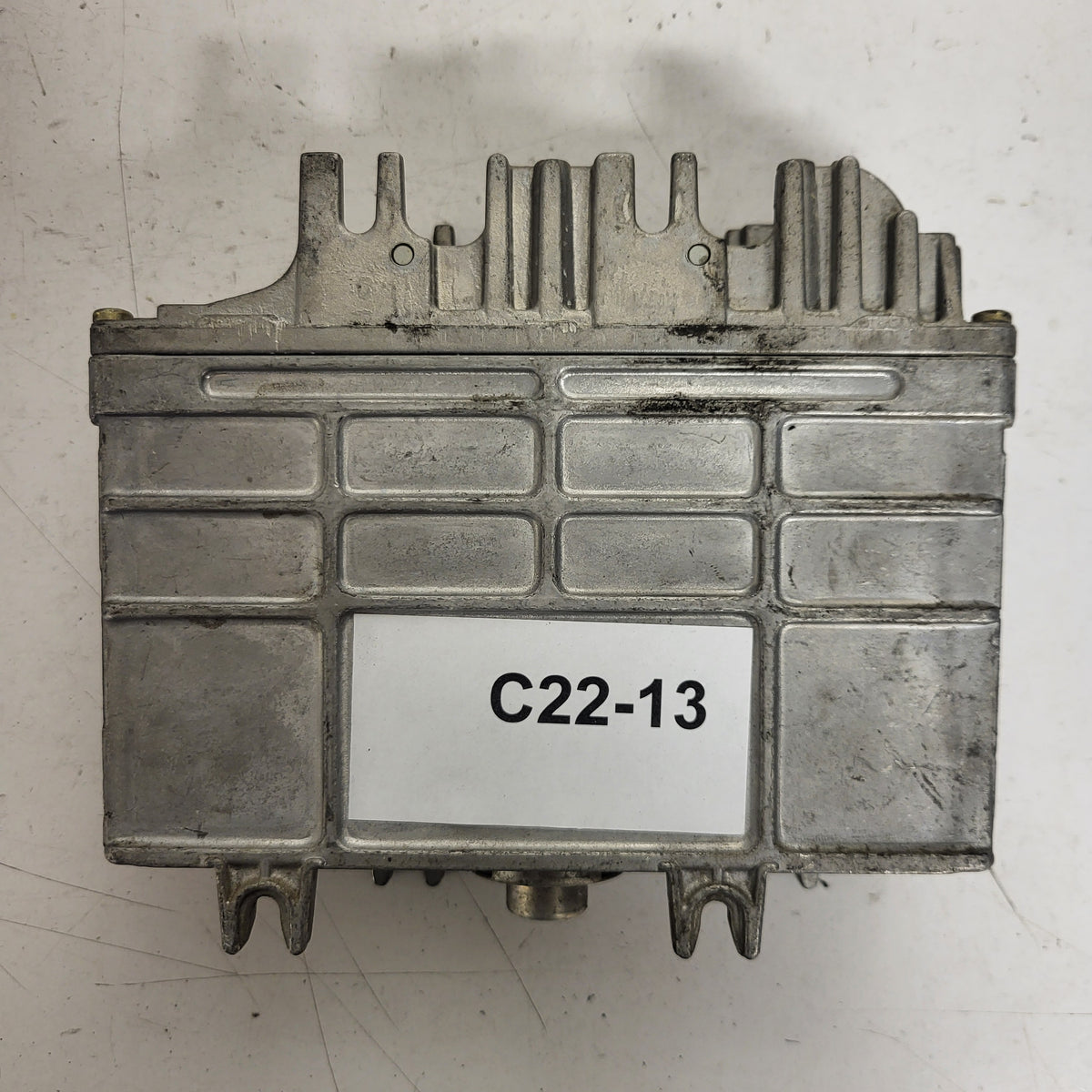 VW ECU / 0261203544 / 441.0.4046-024.6 / 26SA3560 / BOSCH - C22-13 - 3