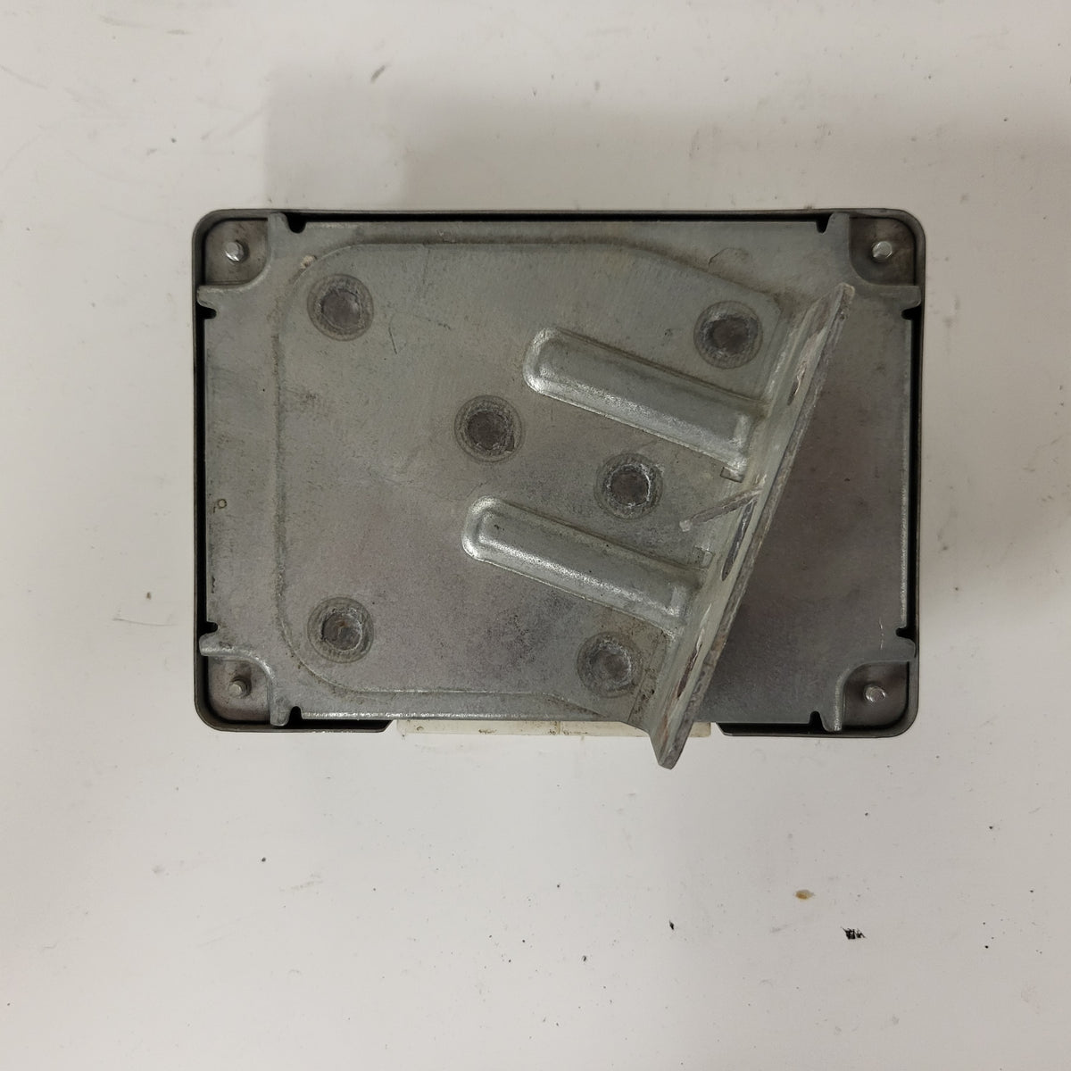 NISSAN NAVARA PATHFINDER ECU / A58-000 XC4 / 33084 3X41A / HITACHI - C24-09 - 3