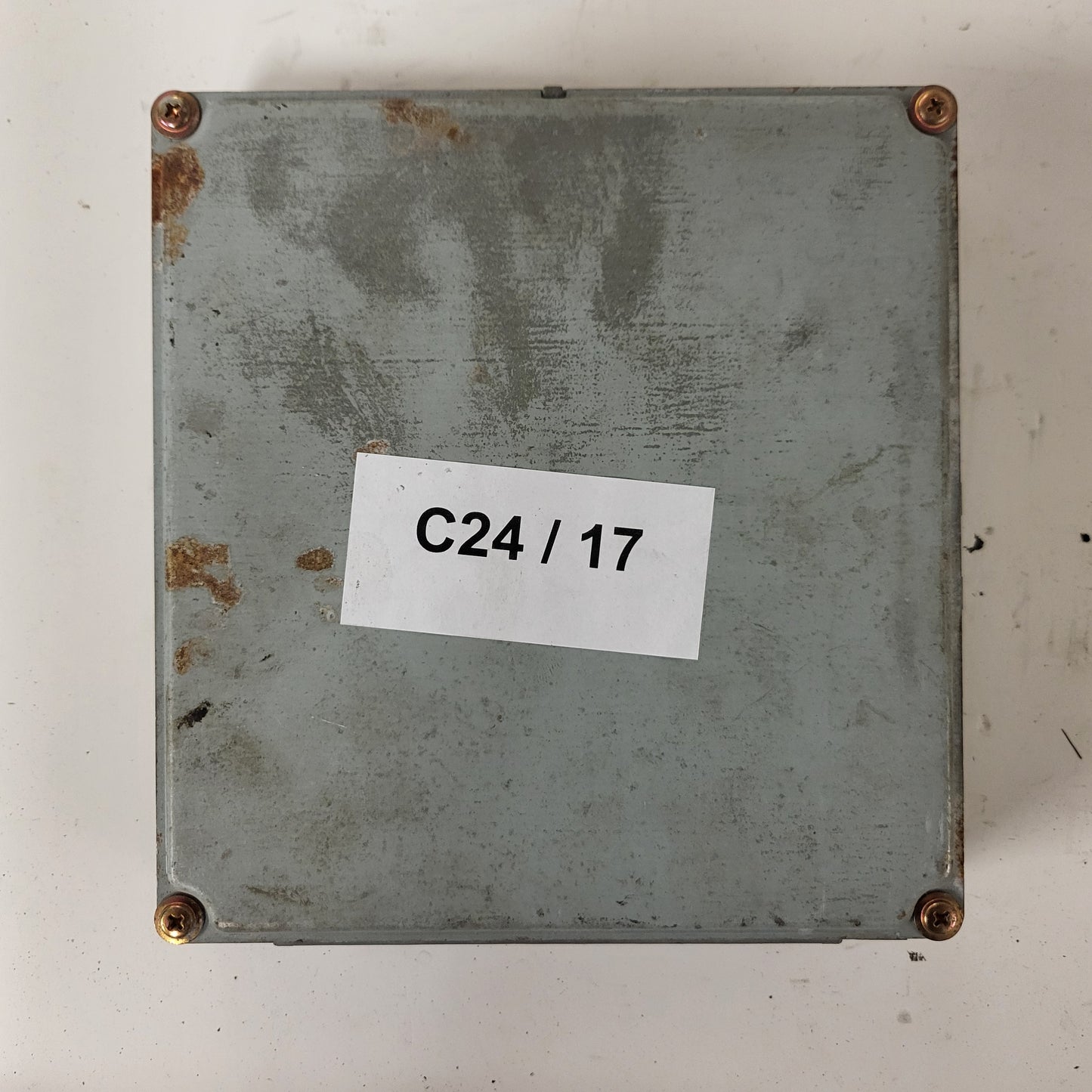 Nissan Almera ECU / MEC20-605 / HITACHI