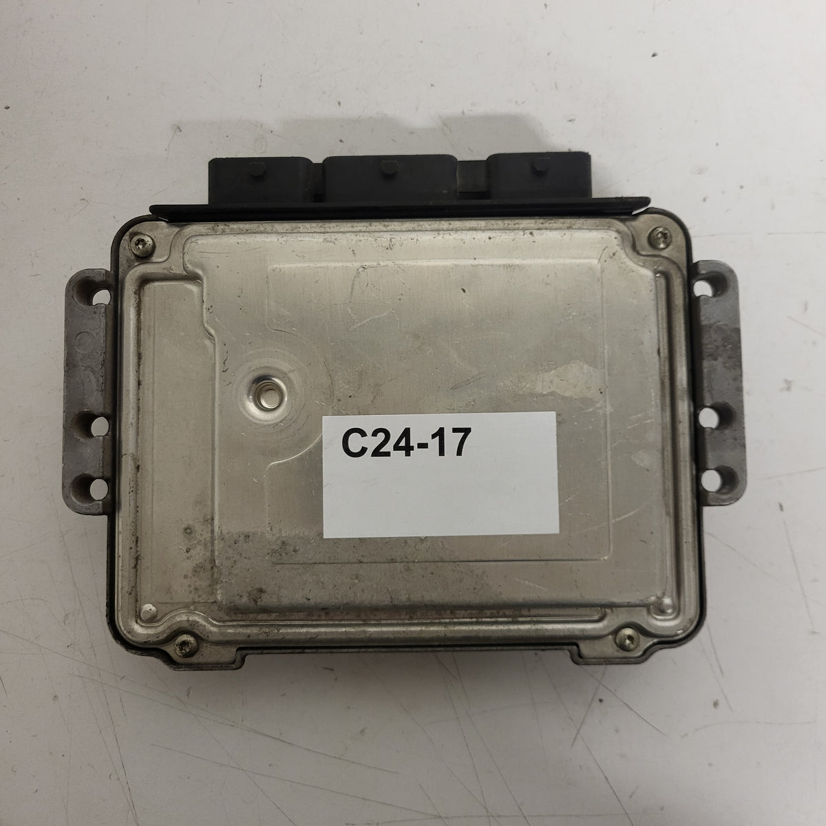 Renault Megane ECU / 0281011275 / 8200305678 / 8200269879 / BOSCH - C24-17 - 3