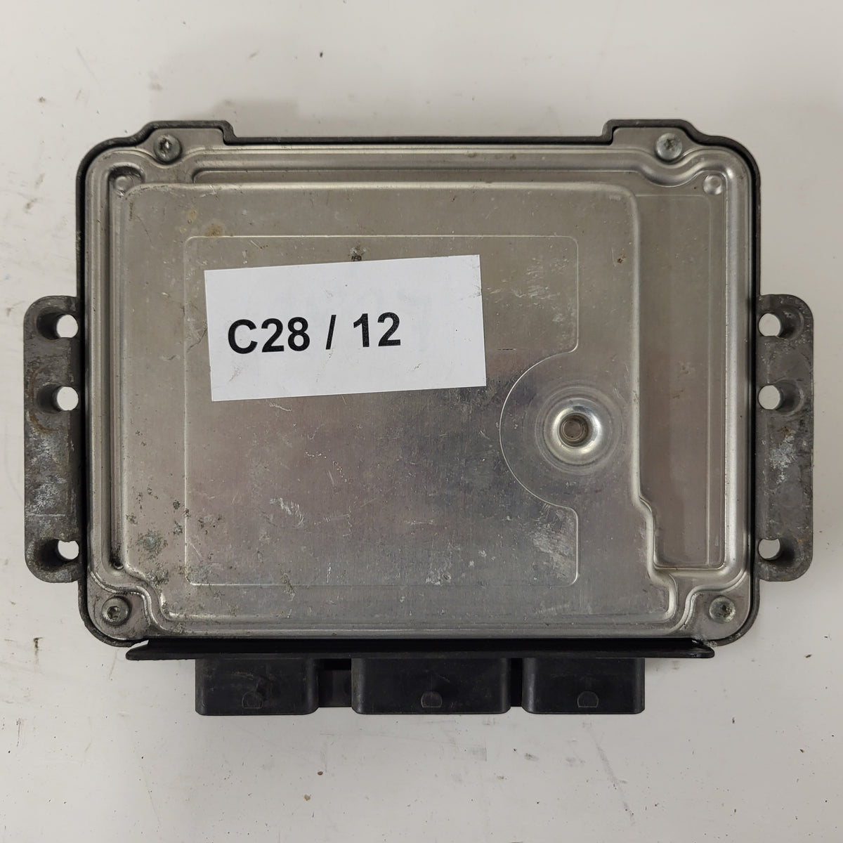 Renault ECU / 0281011148 / 8200311539 / 8200303141 / BOSCH - C28-12 - 3