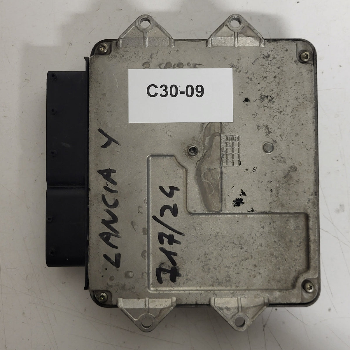 LANCIA Y 1.3 ECU / 55195819 / MJD6JF.Y1 / HW01C / 71600.007.03 MAGNETI MARELLI - C30-09 - 3