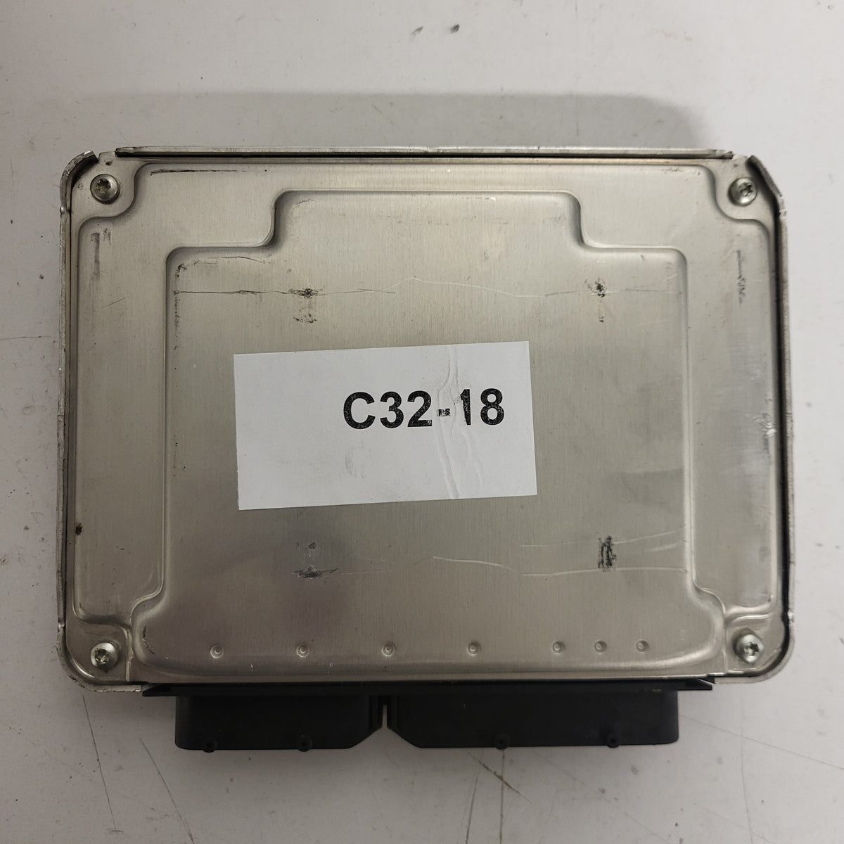 AUDI A4 ECU / 038906019LJ / 0281011222 / EDC15P+ / BOSCH - C32-18 - 3