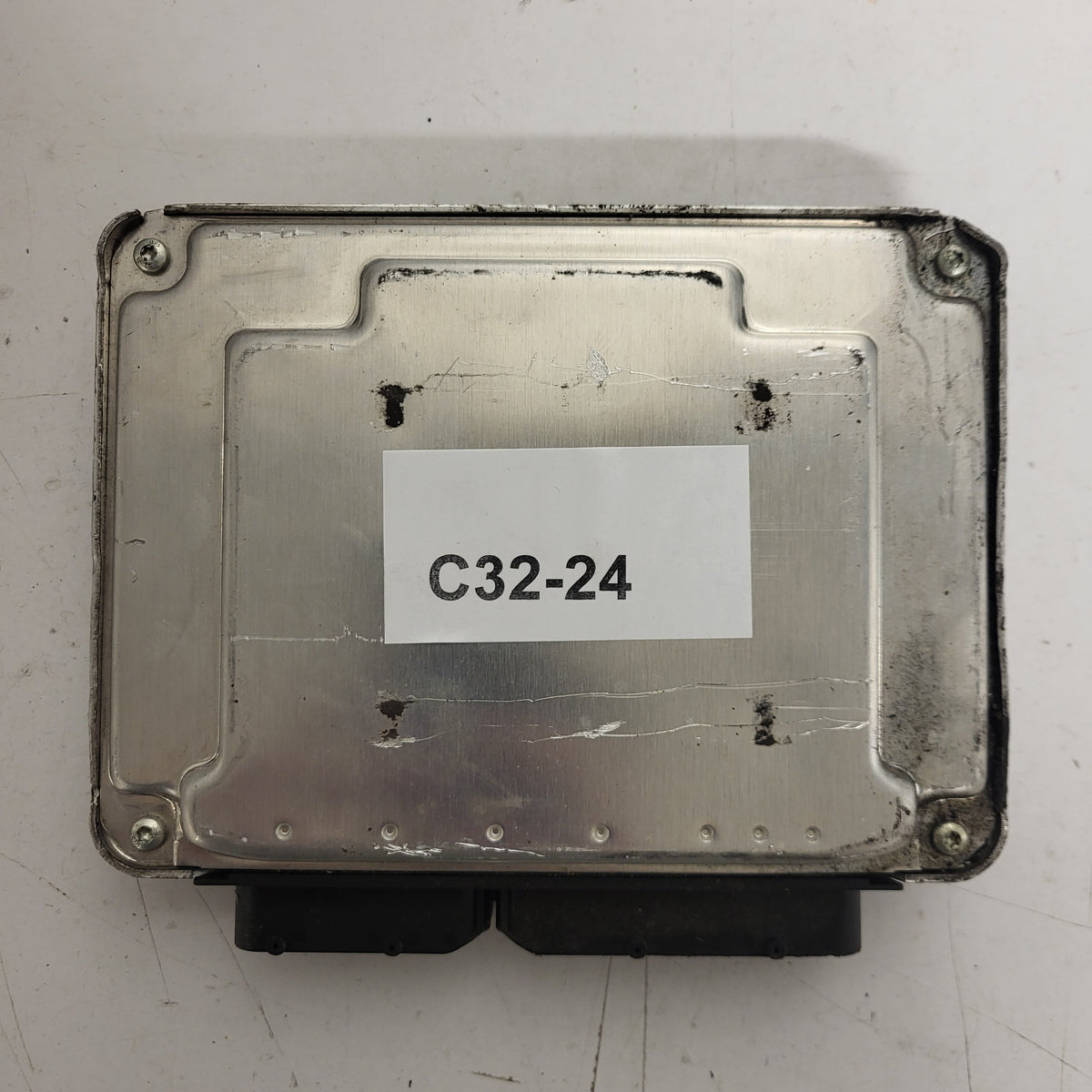 AUDI A4 ECU / 038906019LJ / 0281011222 / EDC15P+ / BOSCH - C32-24 - 3