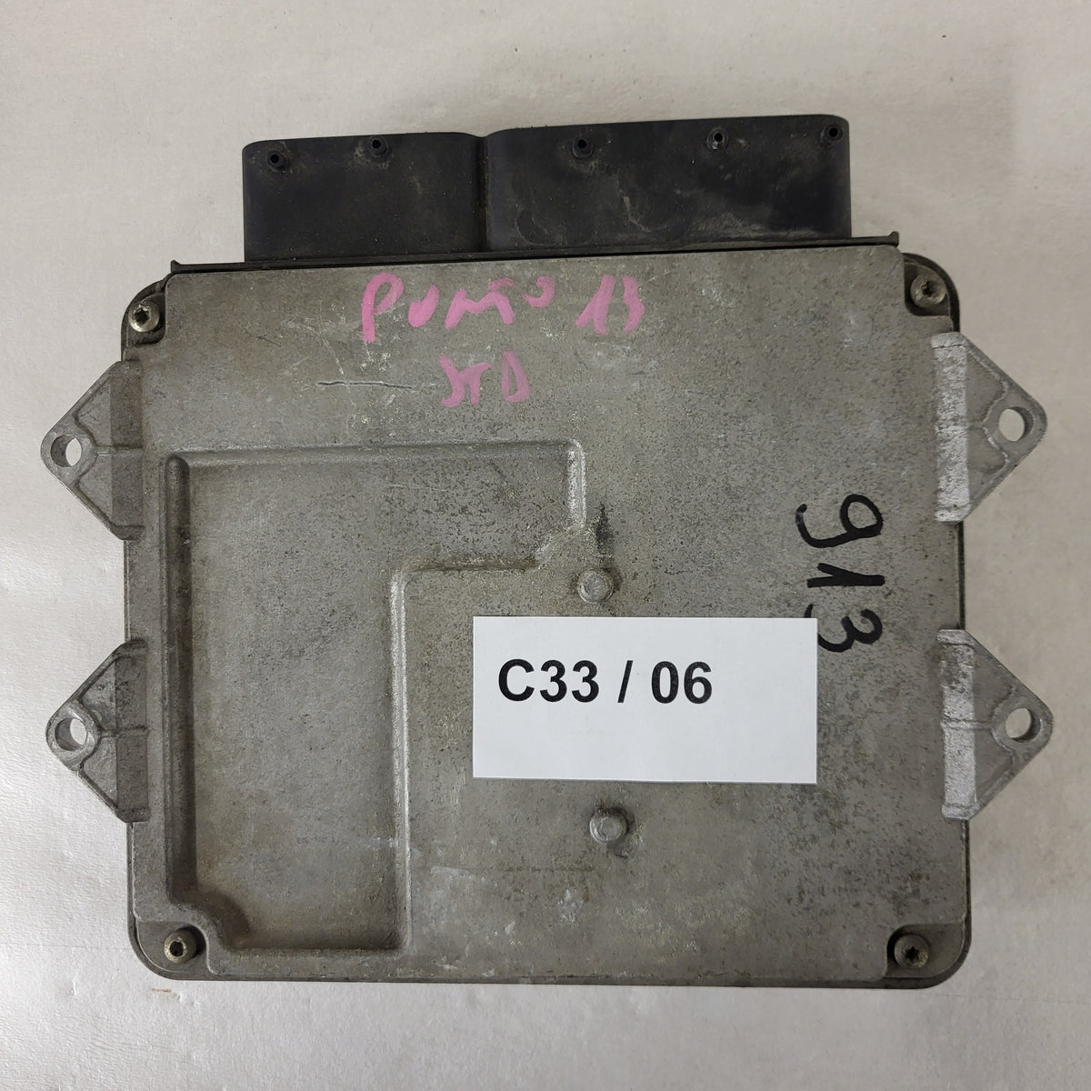 Fiat Punto 1.3 ECU / 55186608 / MJD 6JF.P3 / HW01B / MAGNETI MARELLI - C33-06 - 3