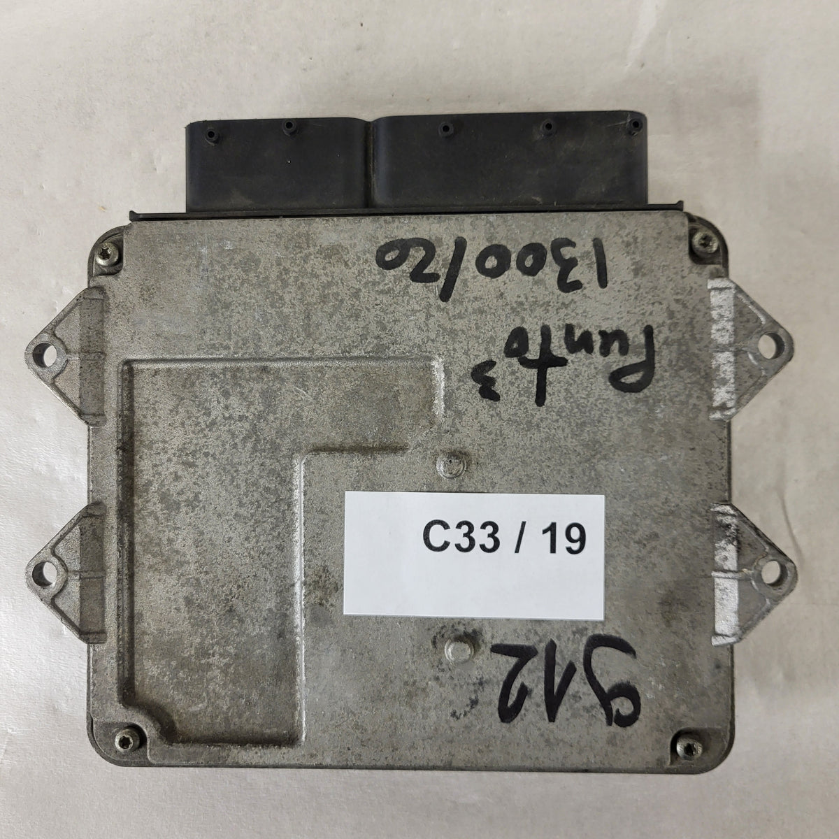 FIAT PUNTO ECU / MJD 6JF.P3 / 55195817 / HW1BM / 71600.053.00 / MAGNETI MARELLI - C33-19 - 3