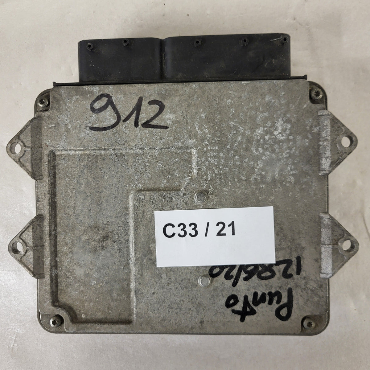 FIAT PUNTO ECU / MJD 6JF.P3 / 55195817 / HW1BM / 71600.053.00 / MAGNETI MARELLI - C33-21 - 3