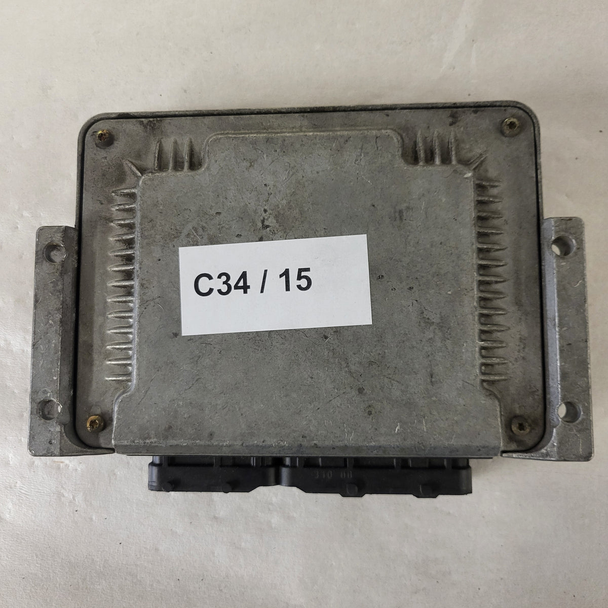ALFA 147 ECU / 0281010332 / 55185365 / BOSCH - C34-15 - 3