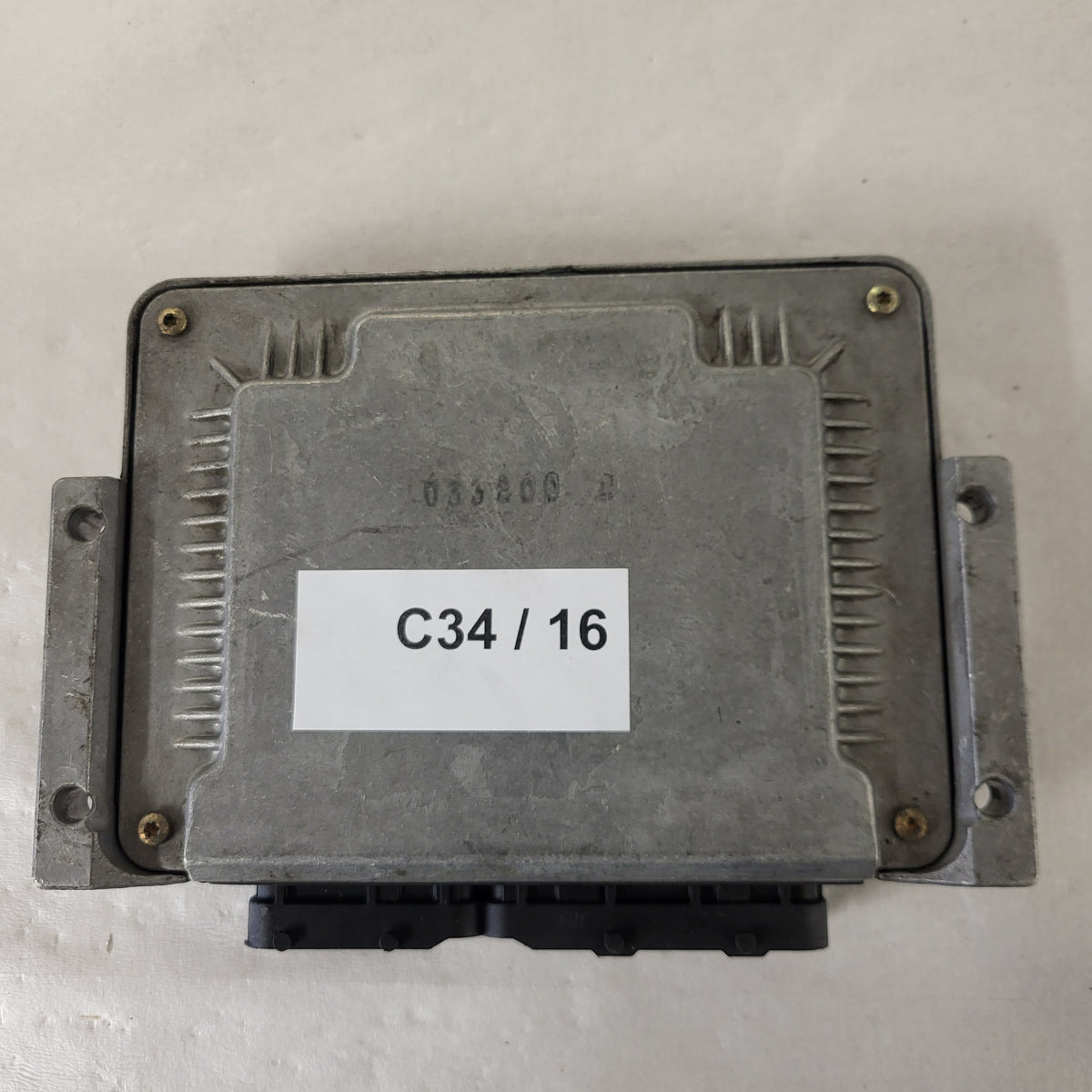 ALFA 147 ECU / 0281010332 / 55185365 / BOSCH - C34-16 - 3