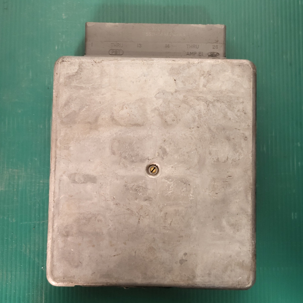 FORD FIESTA ECU / 97FB-12A650-ARB / LEE-107 / EEC-V / ROCK - C34-24 - 3
