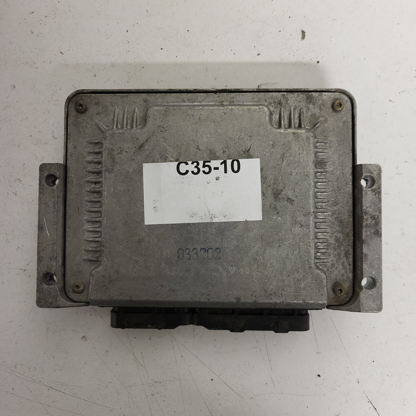 ALFA ROMEO 147 ECU / 0281010332 / 55185365 / BOSCH