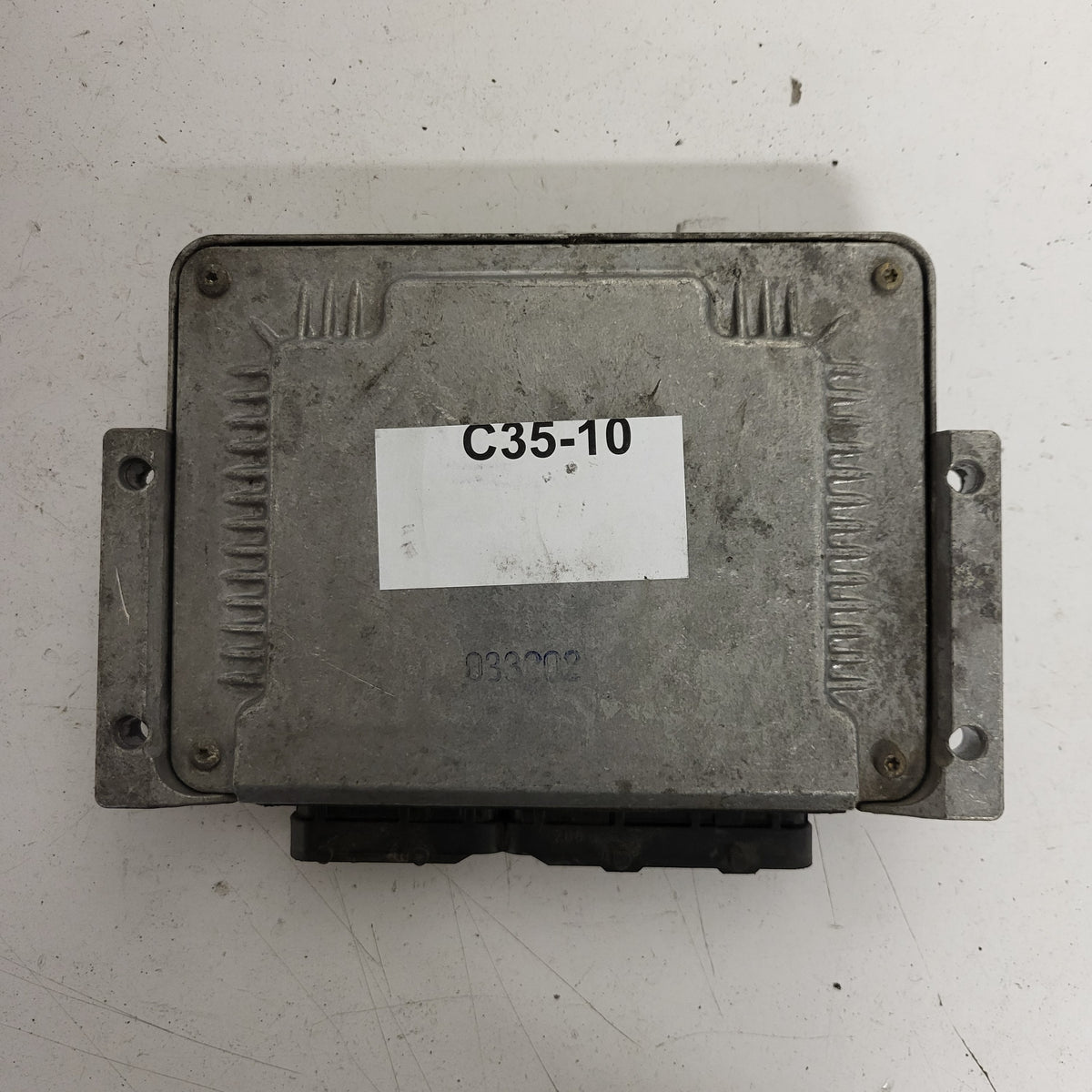 ALFA ROMEO 147 ECU / 0281010332 / 55185365 / BOSCH - C35-10 - 3