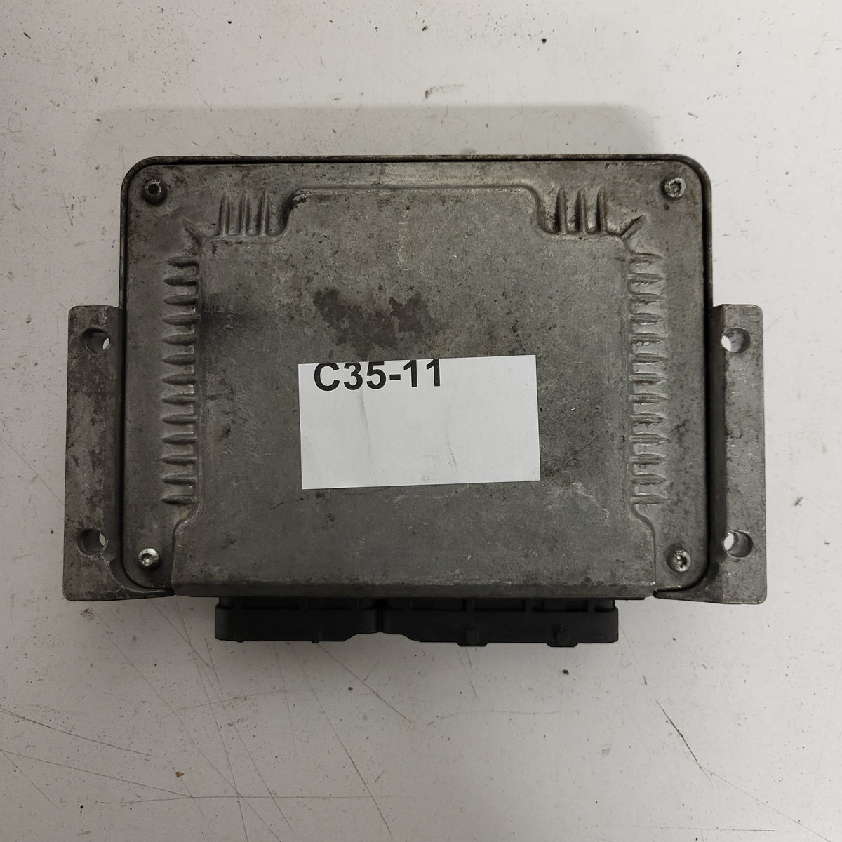 ALFA ROMEO 147 ECU / 0281011488 / 55198492 / BOSCH - C35-11 - 3