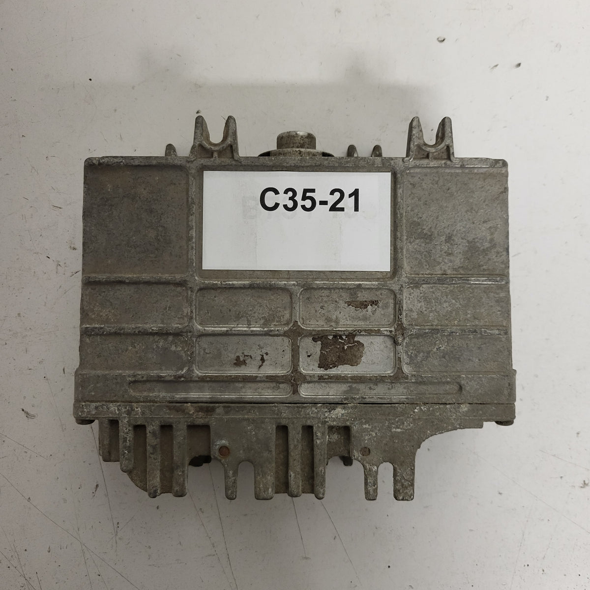 VOLKSWAGEN POLO 6N ECU / 0261204593 / 6K0906027E / BOSCH - C35-21 - 3