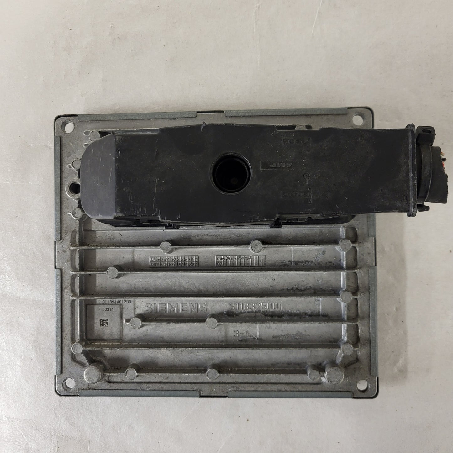 FORD FOCUS 1.6 ECU / 6M51-12A650-AAB / 3DZB / S118944012B / SIEMENS