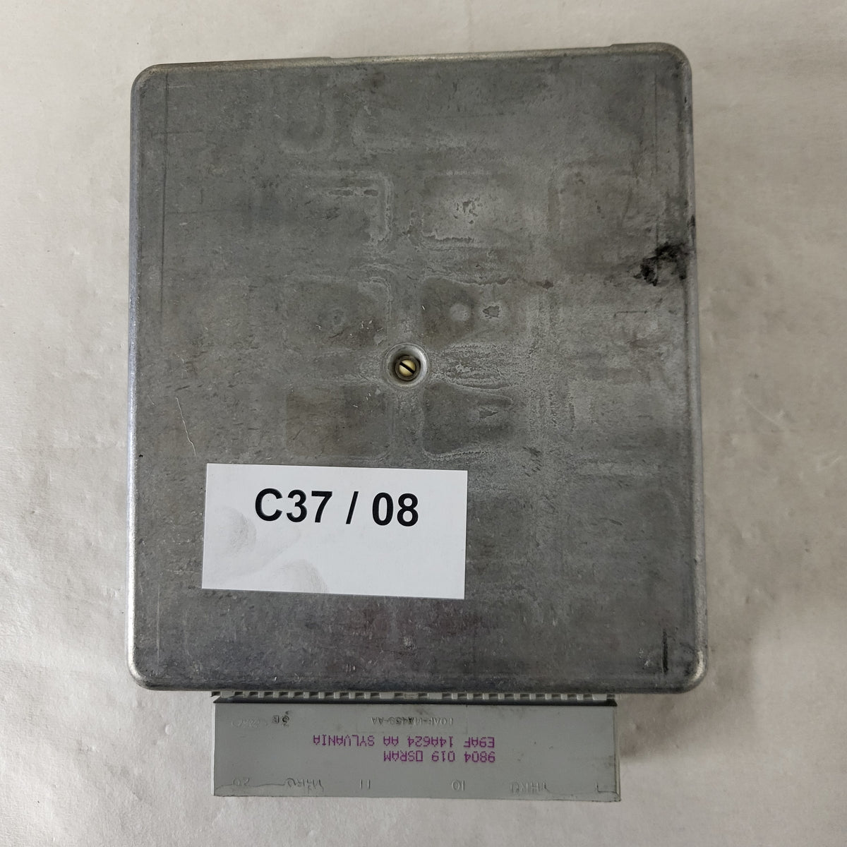Ford ECU / 98KB-12A650-DA / 98KB12A650DA / AREA / LPE-627 / EEC-V - C37-08 - 3