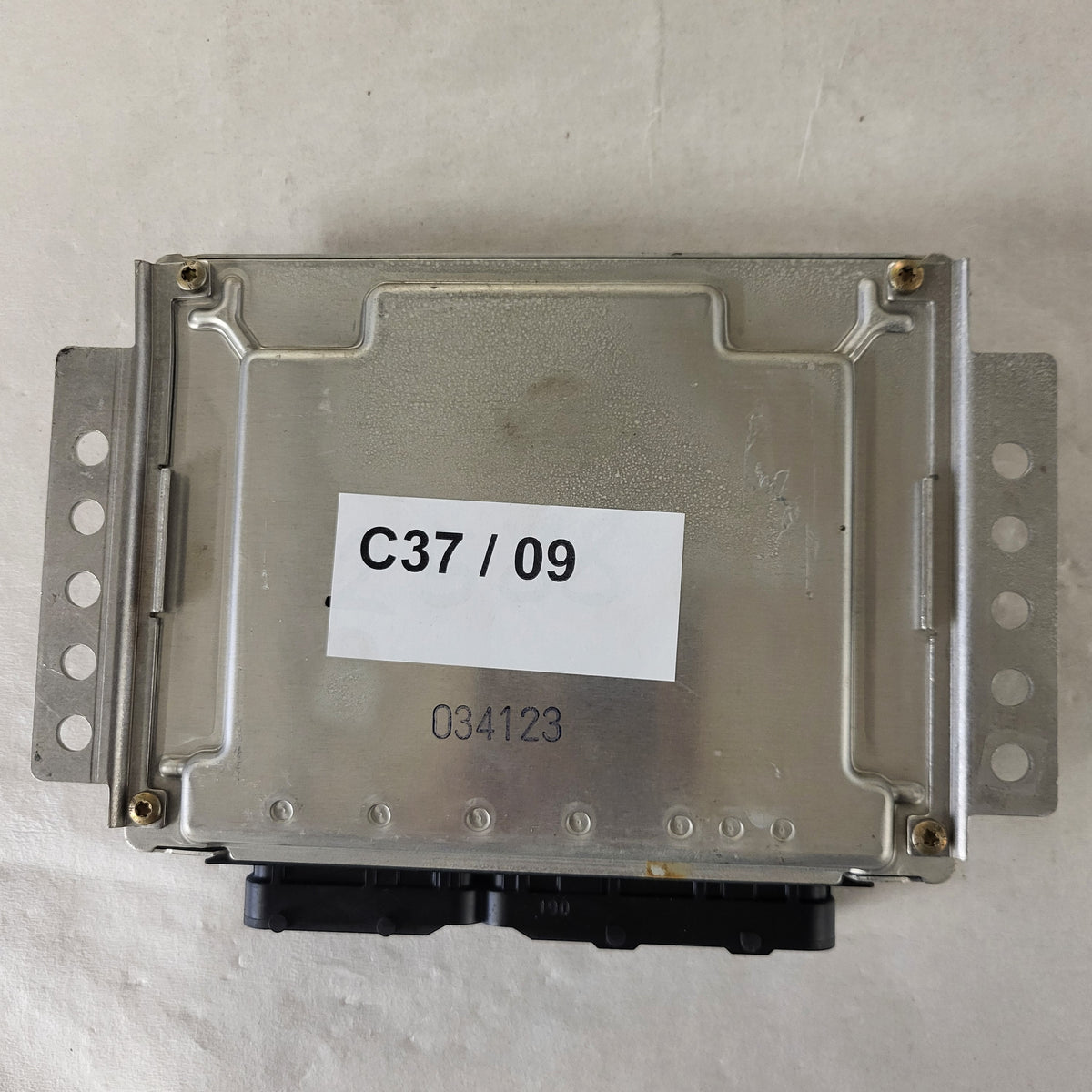 Fiat MAREA ECU TYPE / 0281010342 / 73501231 / BOSCH - C37-09 - 3