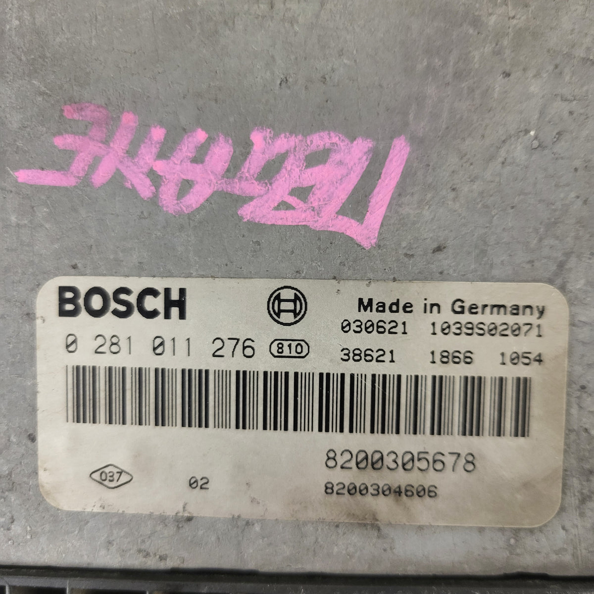 Renault Megane 1.9 DCI ECU / 0281011276 / 8200305678 / 8200304606 / BOSCH - C37-14 - 3
