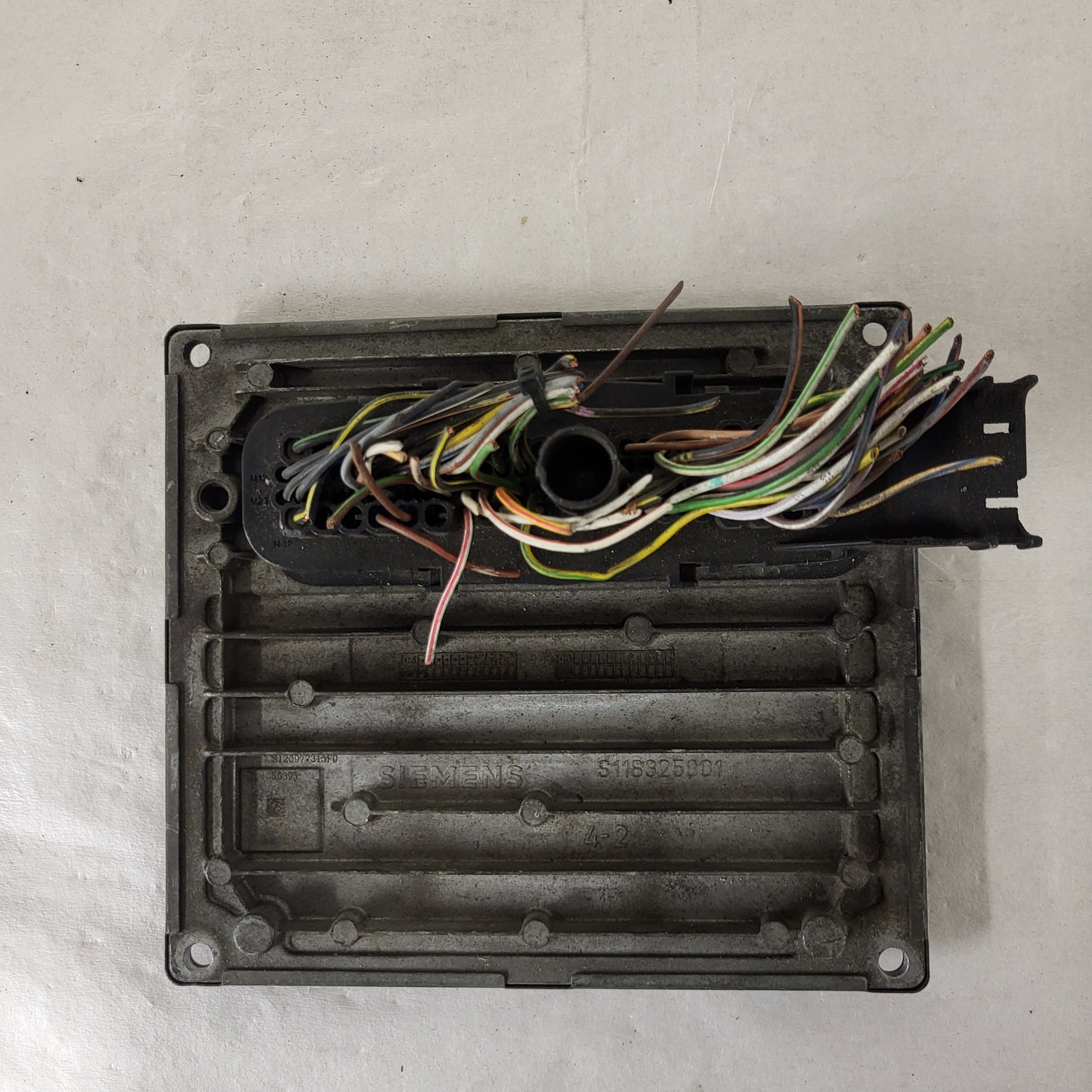 FORD FIESTA ECU / 6S61-12A650-FF / S120977315F / 2CJF / SIM210