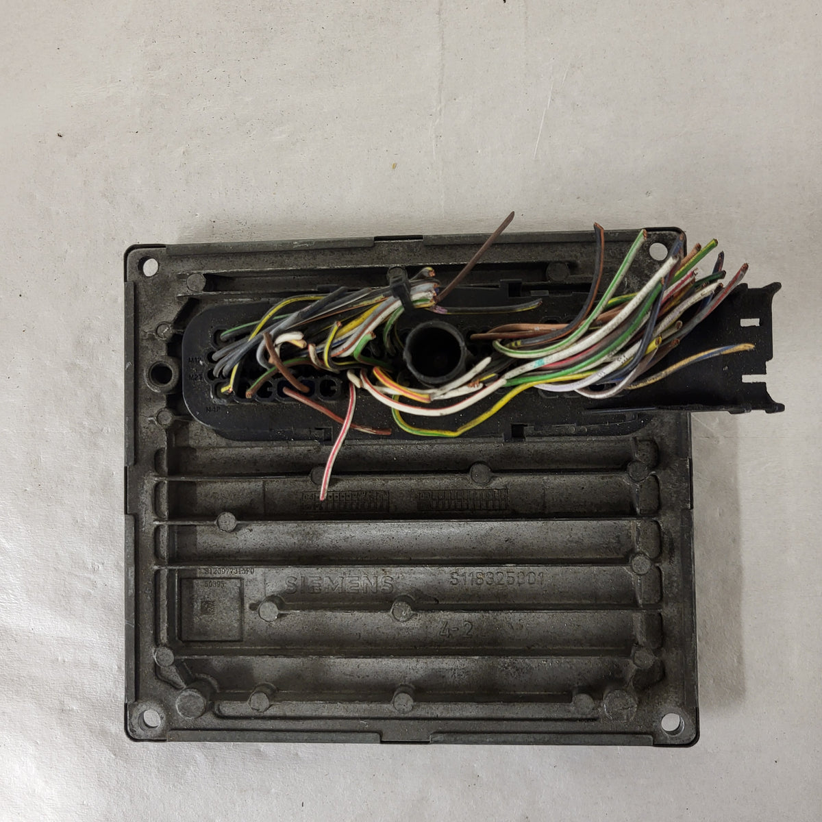 FORD FIESTA ECU / 6S61-12A650-FF / S120977315F / 2CJF / SIM210 - C38-10 - 3
