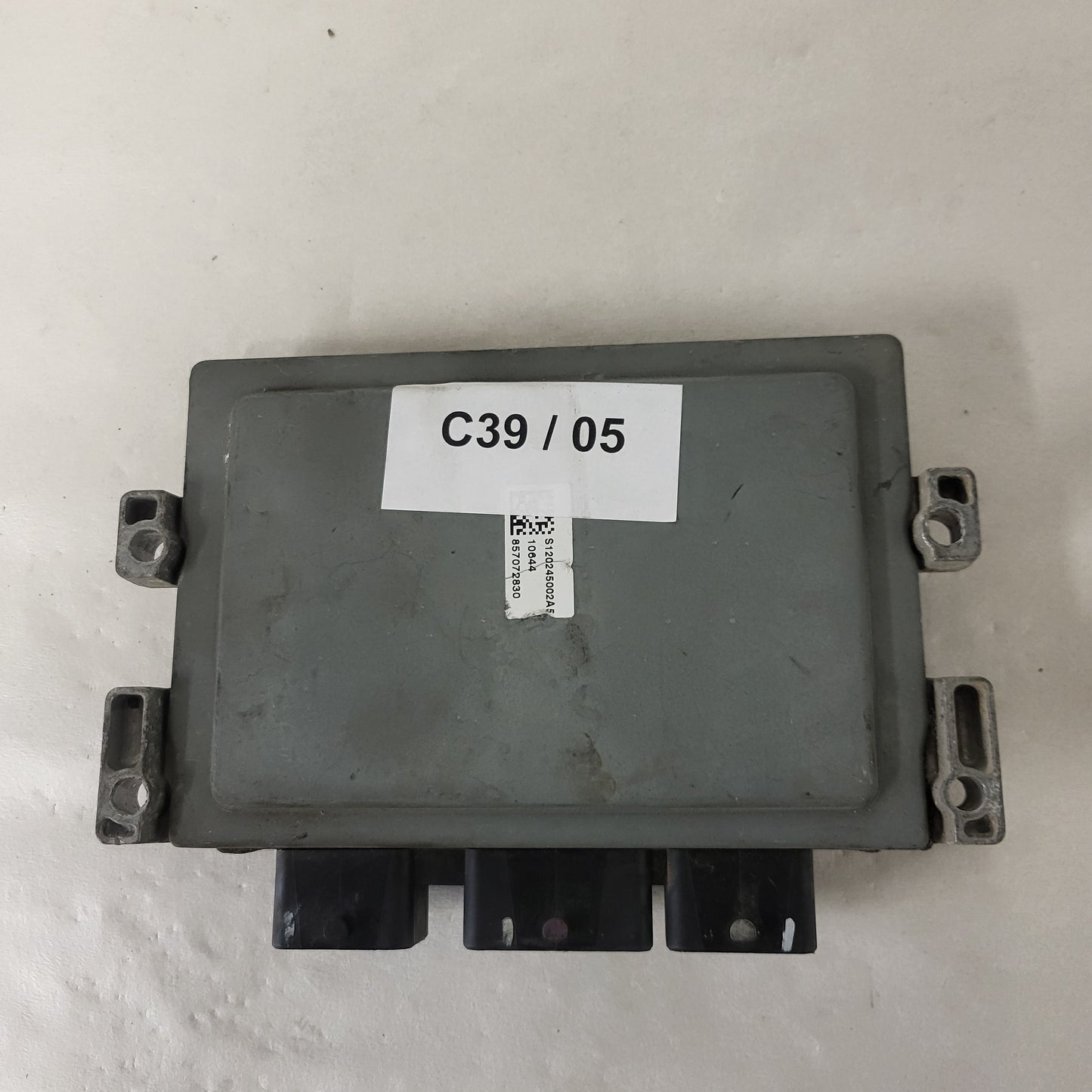 Renault Clio 3 ECU / S120200105A / 8200522357 / 8200510536 / SIM32 / S120200105