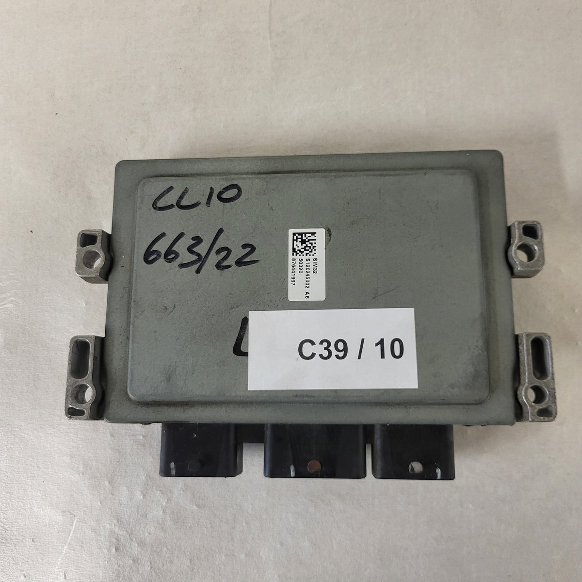 Renault Clio 3 ECU / S120200105A / 8200522357 / 8200510536 / SIM32 / S120200105 - C39-10 - 3