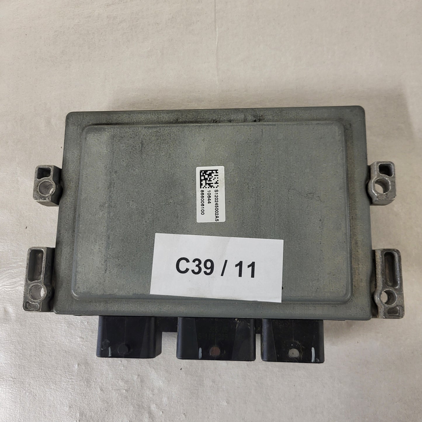 Renault Clio 3 ECU / S120200105A / 8200522357 / 8200510536 / SIM32 / S120200105