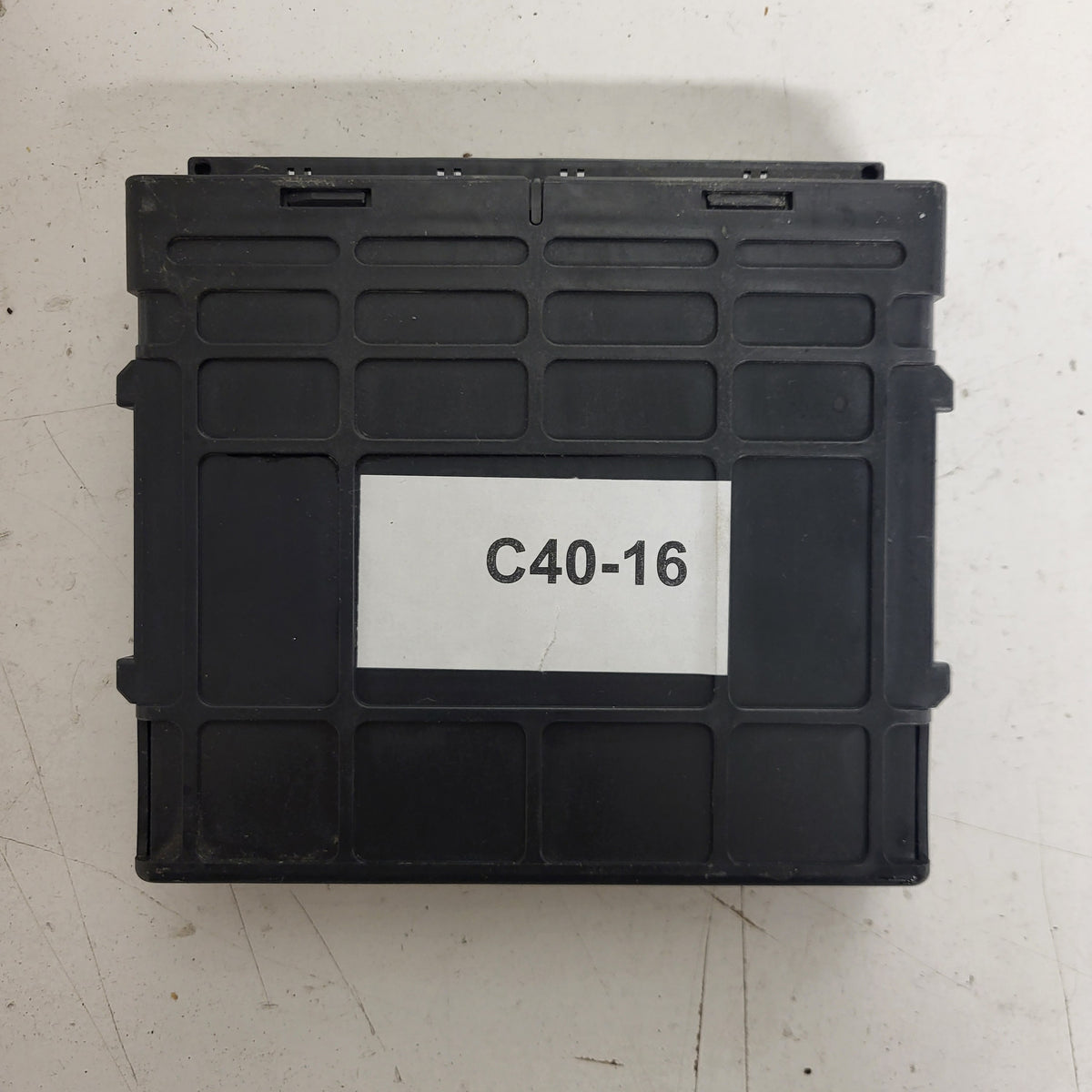 FORD RANGER ECU / E6T05385H2 / WLF3 18 881E / MITSUBISHI - C40-16 - 3