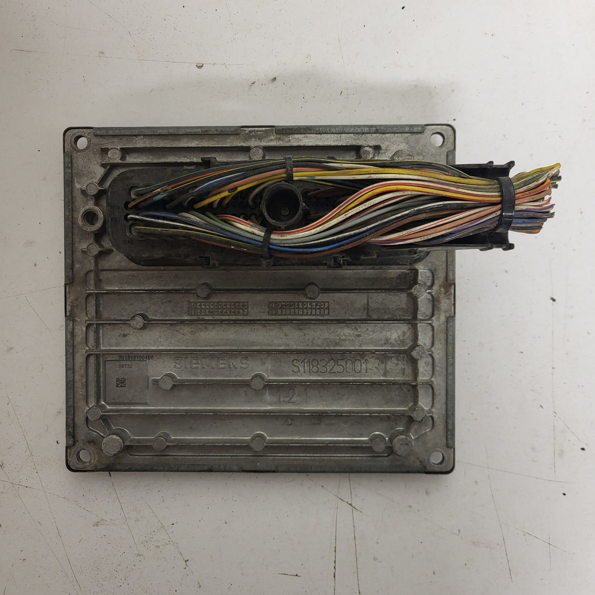 FORD FIESTA ECU / 3S61-12A650-CB / S118107004 / S118107004D/ SIM22 / 1PDC J38AC - C40-20 - 3