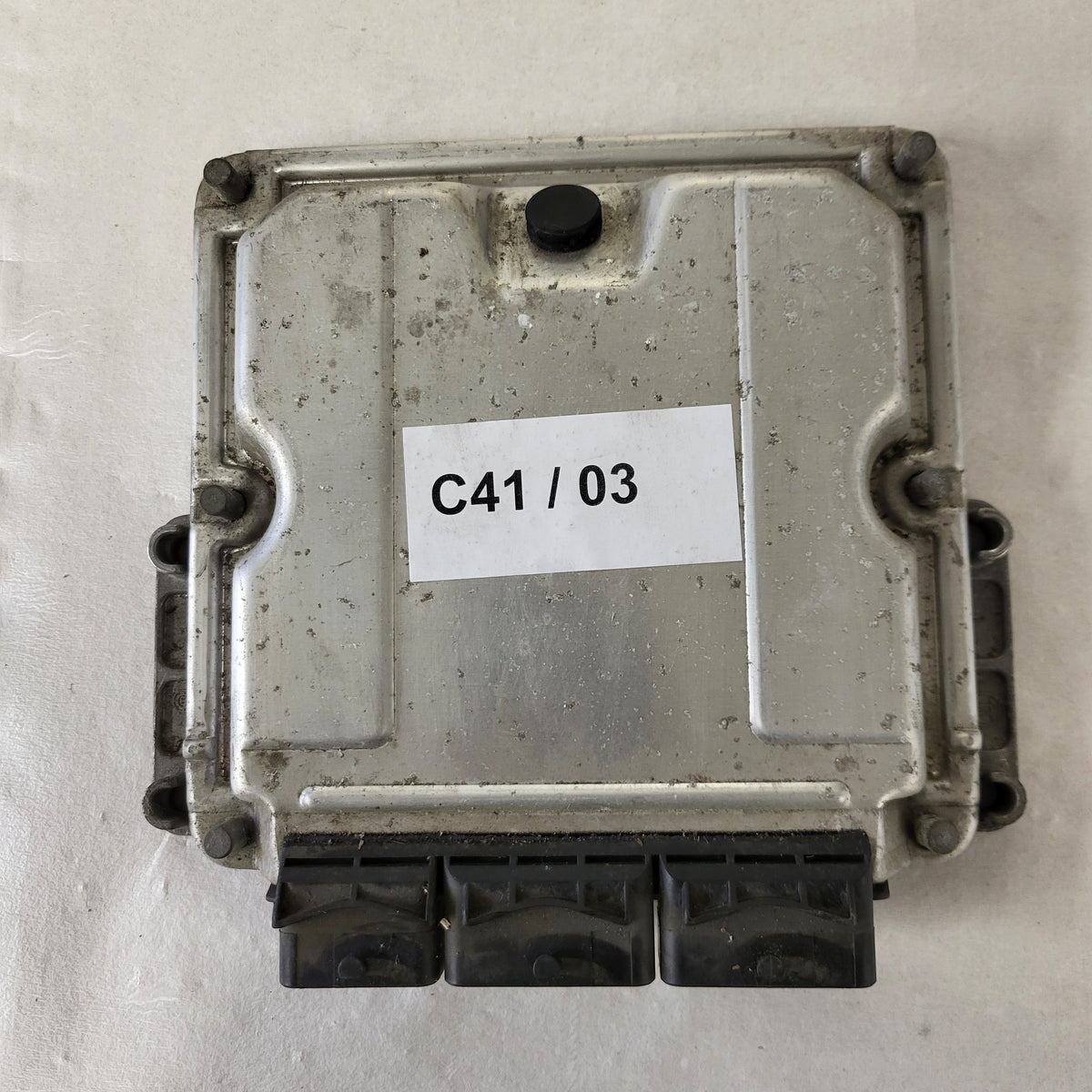 Renault ECU / 0281011324 / 8200309316 / 8200309321 / BOSCH - C41-03 - 3