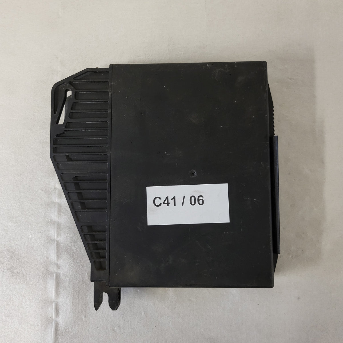 Mercedes W210 ECU / 2108203826 / 335626 / - C41-06 - 3