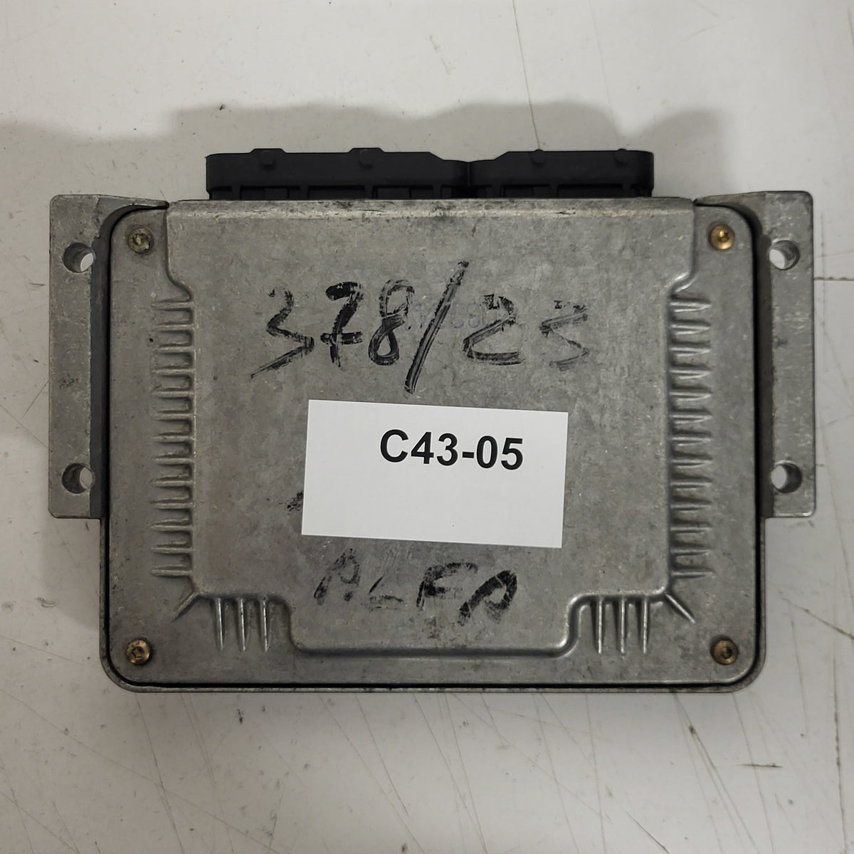 ALFA 147 ECU / 0281010332 / 55185365 / BOSCH - C43-05 - 3