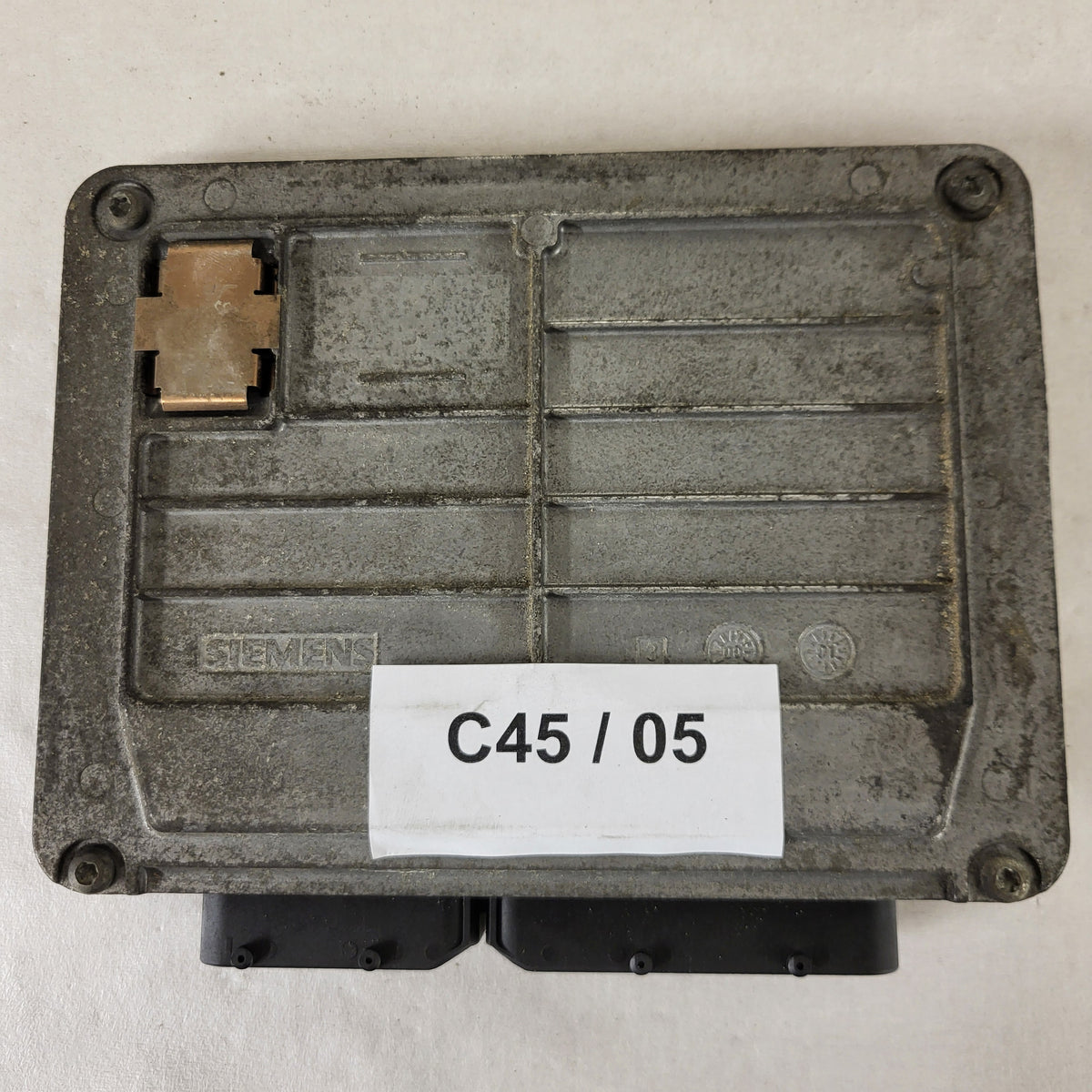 ŠKODA FABIA 1.4 ECU / 047906033A / 5WP44193 07 / SIEMENS - C45-05 - 3