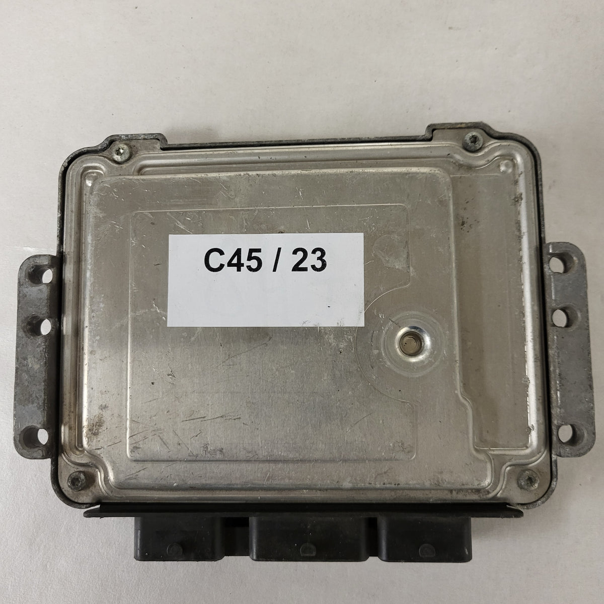 Renault 1.9DCI ECU / 0281011776 / 8200391966 / 8200386508 / BOSCH - C45-23 - 3