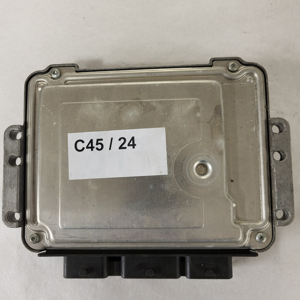 Renault 1.9DCI ECU / 0281011776 / 8200391966 / 8200386508 / BOSCH - C45-24 - 3