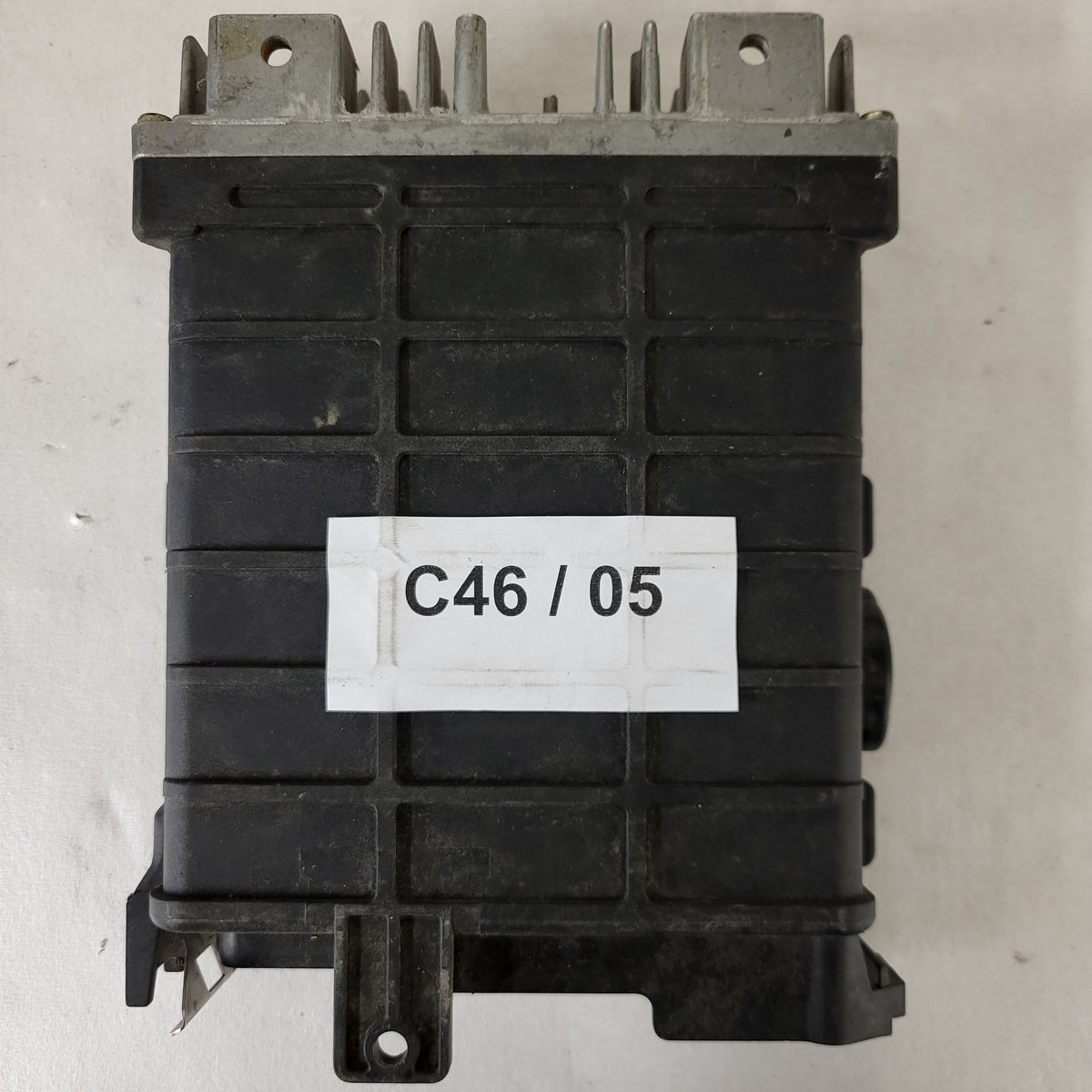 Audi 80 90 ECU / 0261200273 / 443907311C / BOSCH - C46-05 - 3