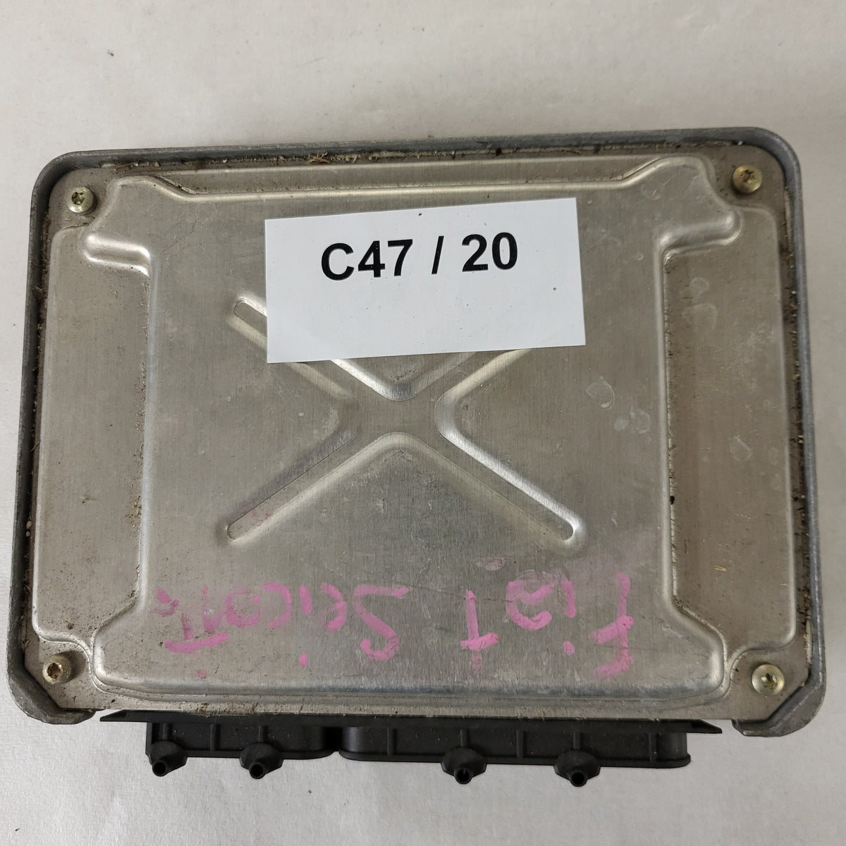 Fiat 600 ECU / IAW4AF.M7 / 73501877 / HW204 / MAGNETI MARELLI - C47-20 - 3
