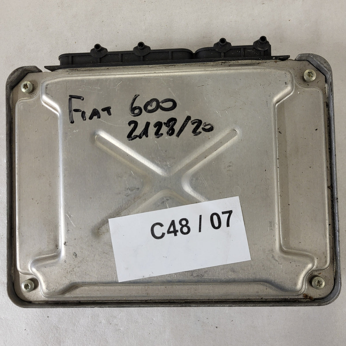 Fiat 600 ECU / IAW4AF.M7 / 73501877 / HW204 / MAGNETI MARELLI - C48-07 - 3