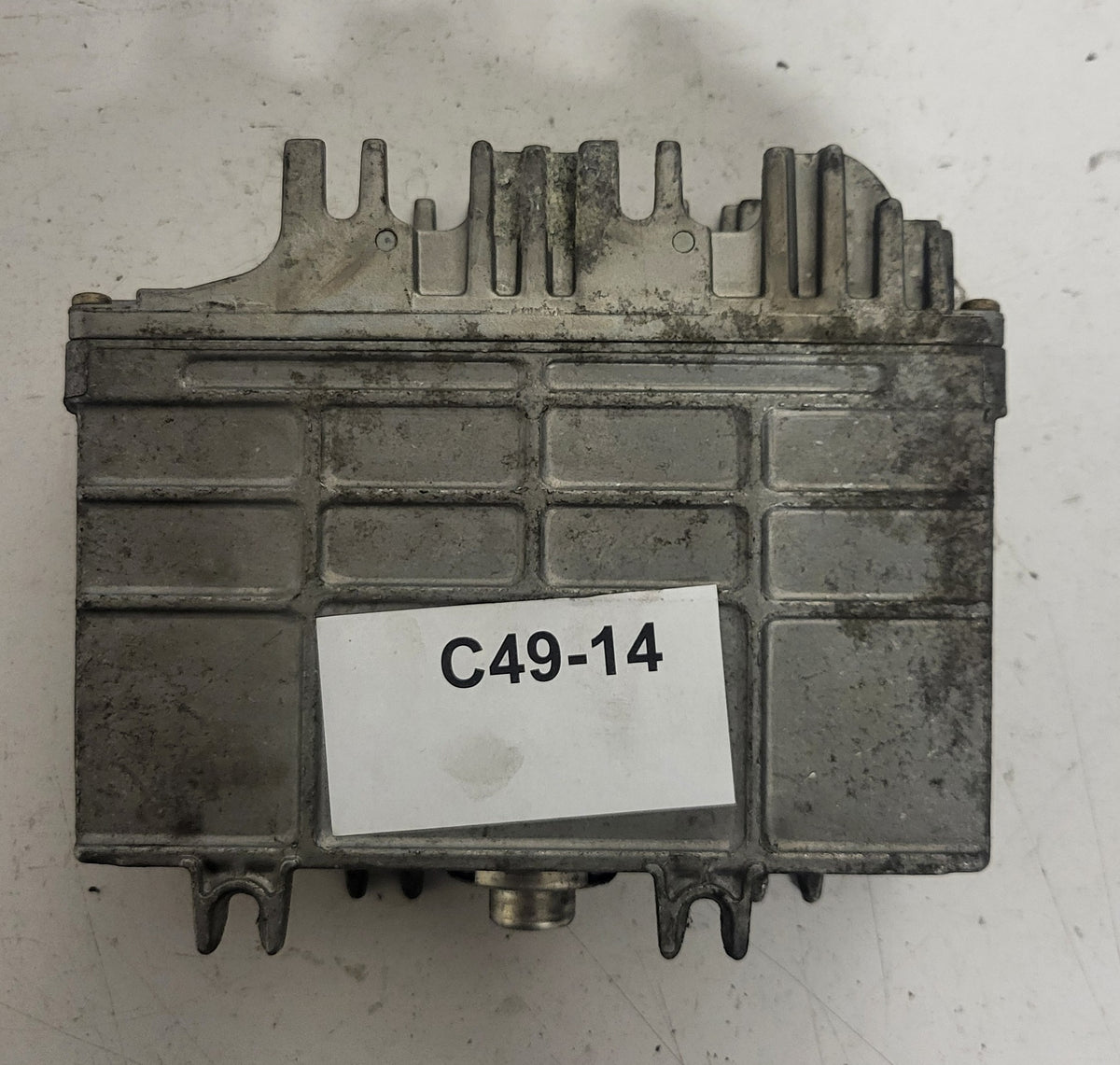 VOLKSWAGEN POLO ECU / 030906027AA / 0261204617 / BOSCH - C49-14 - 3
