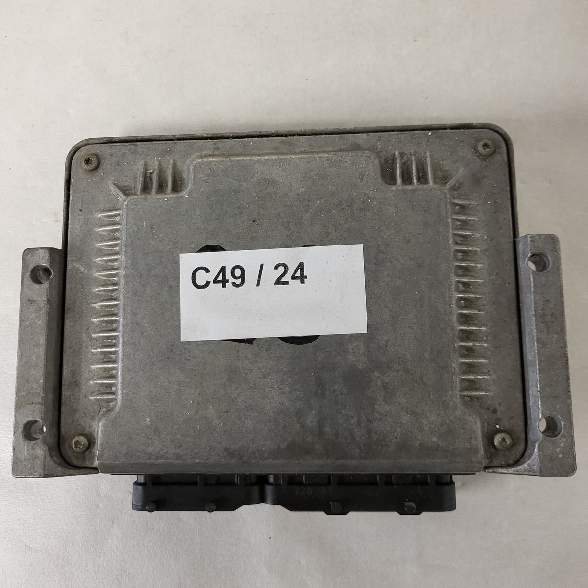 FIAT STILO 1.9 JTD ECU / 0281011553 / 55191209 / 19247DAA / BOSCH - C49-24 - 3