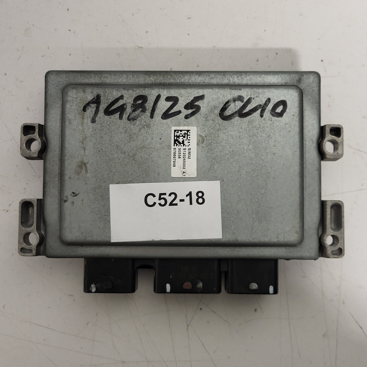 Renault Clio 3 ECU / S120200105A / 8200522357 / 8200510536 / SIM32 / S120200105 - C52-18 - 3