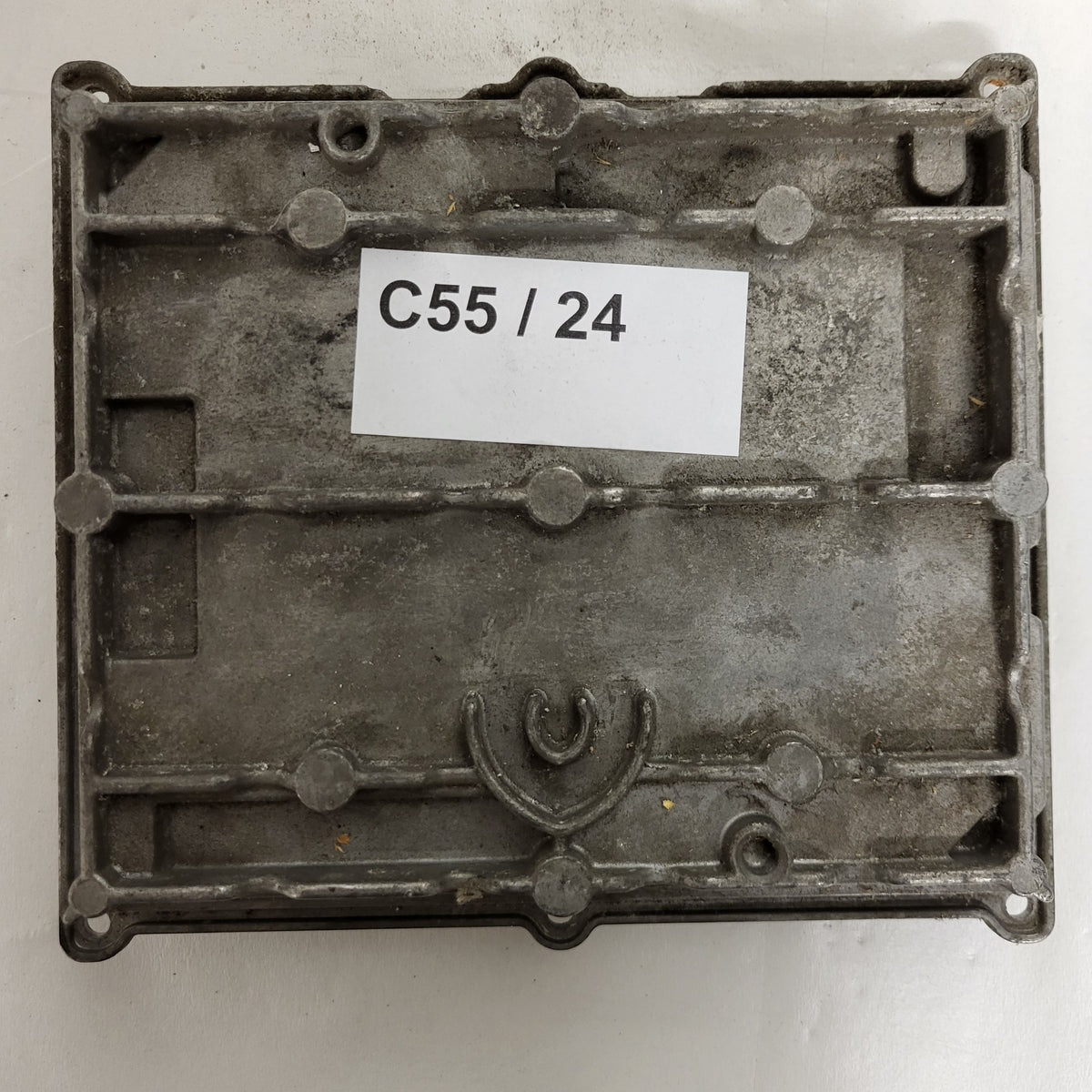 SMART FORTWO ECU / 0261205004 / 0003107V006 / HW 32.98 / BOSCH - C55-24 - 3