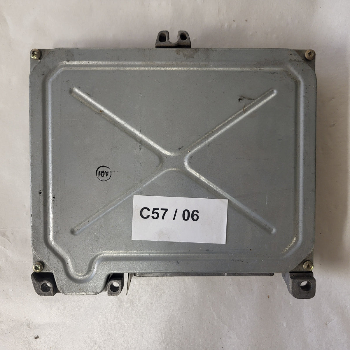 Renault Clio ECU / S101718103C / HOM 7700749946 / 7700864507 / S101718103 - C57-06 - 3