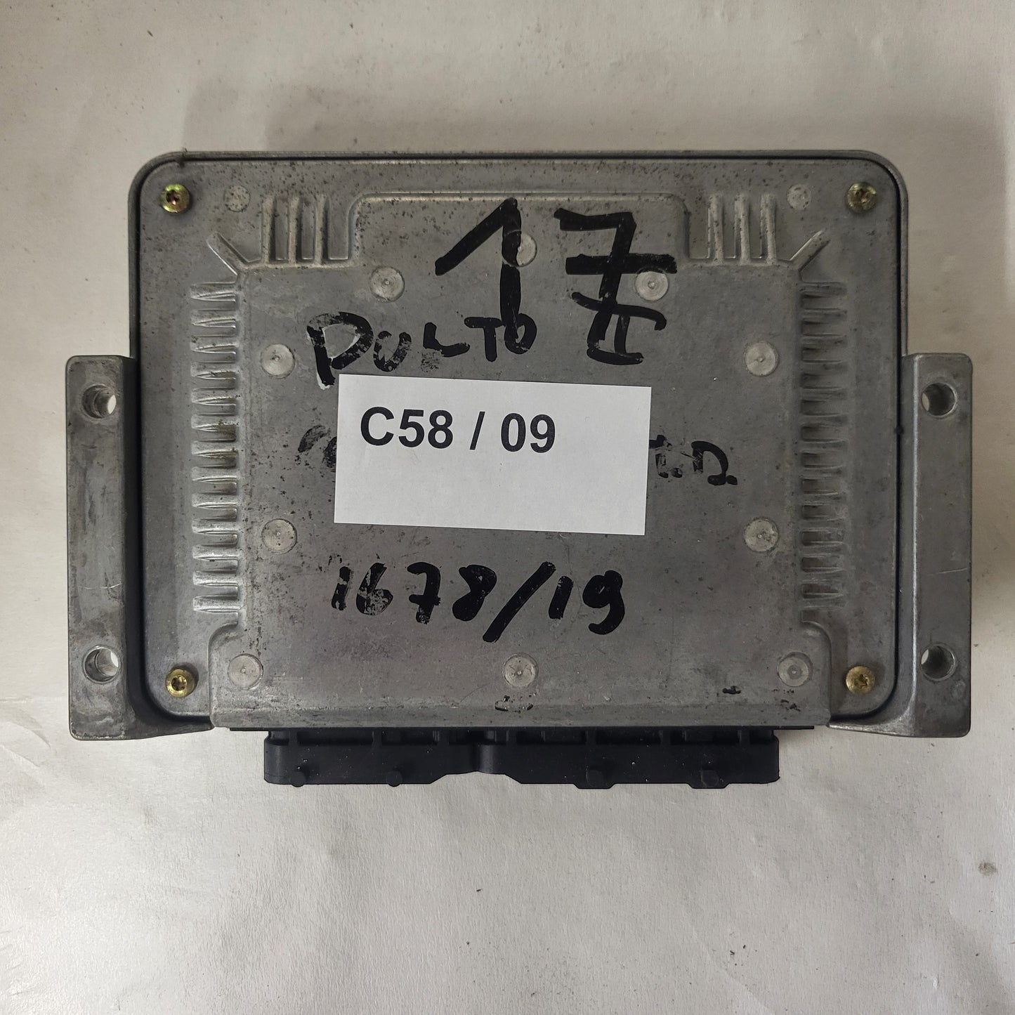 FIAT PUNTO 188 1.9 JTD ECU / 0281001955 / 46534156 / BOSCH