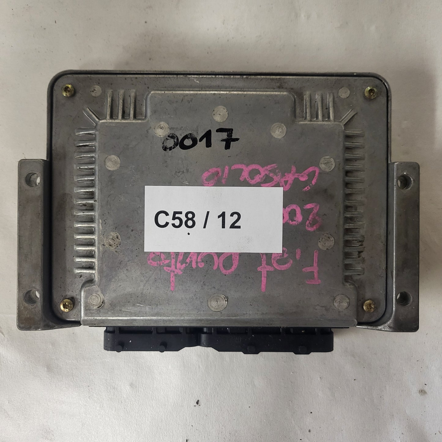 FIAT PUNTO 188 1.9 JTD ECU / 0281001955 / 46534156 / BOSCH